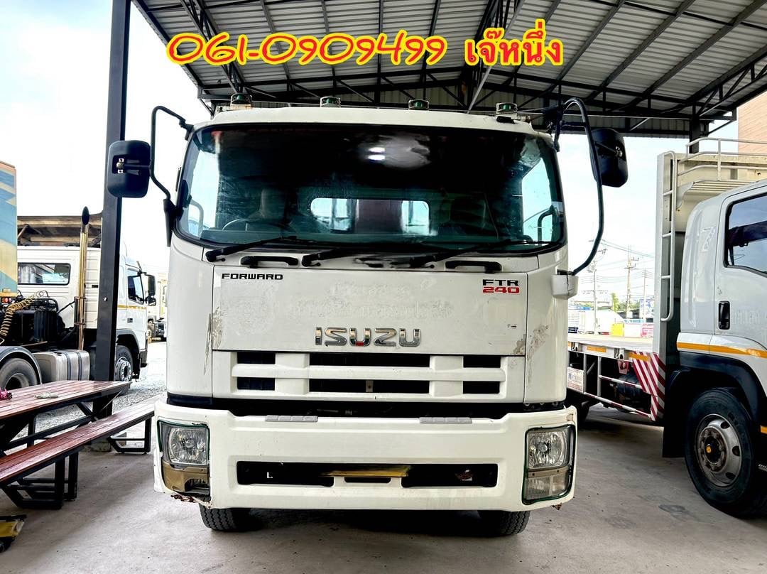 หกล้อติดเครน Isuzu Ftr 240 แรงม้า ปี 2557 (0947)