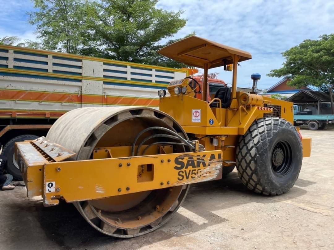 บด 10 ตัน 2 เพลา 2 เปลือก รุ่นพิมพ์นิยม 895,000 เก่านอก SAKAI