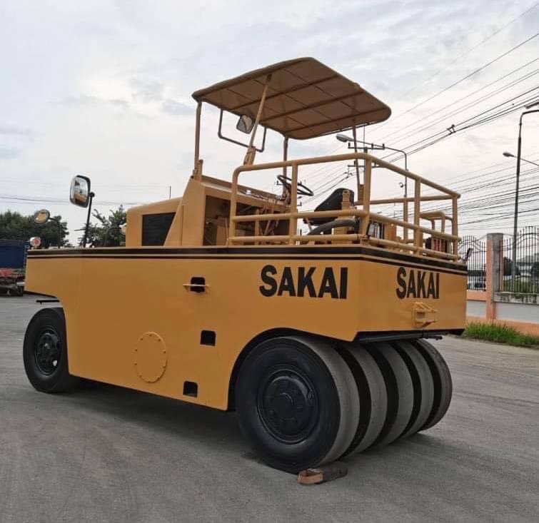 รถบด 9 ล้อยาง รุ่นพิมพ์นิยม 495,000 บาท  SAKAI