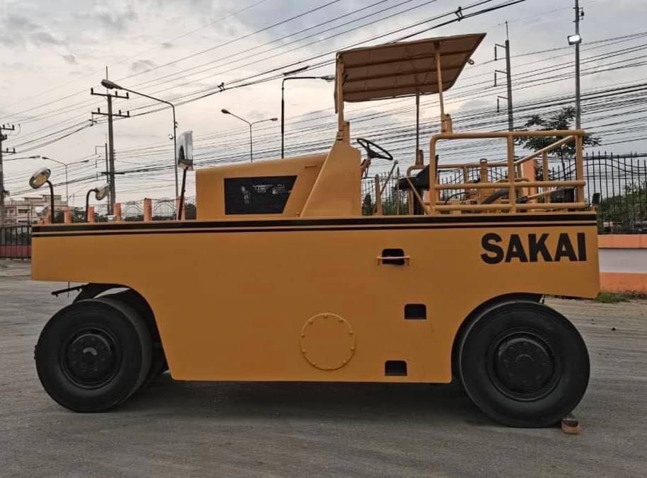 รถบด 9 ล้อยาง รุ่นพิมพ์นิยม 495,000 บาท SAKAI รถบด 9 ล้อยาง รุ่นพิมพ์นิยม 495,000 บาท SAKAI