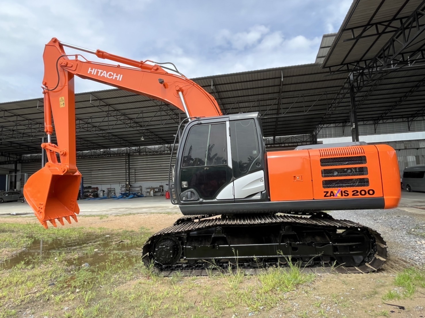 เดิม ๆ เจ้าของขับเอง 1,490,000 บาท HITACHI ZX200-5G