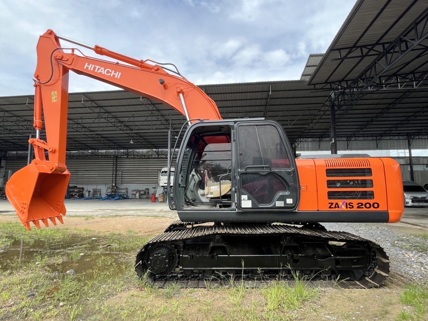เดิม ๆ เจ้าของขับเอง 1,490,000 บาท HITACHI ZX200-5G