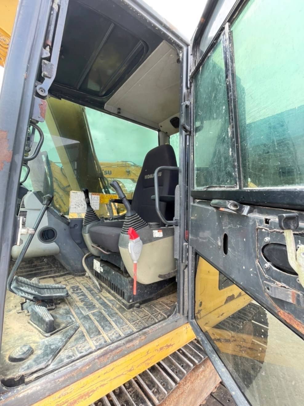 แบคโฮนำเข้ามา ยังไม่เคยใช้งานในไทย 635,000 บาท KOMATSU
