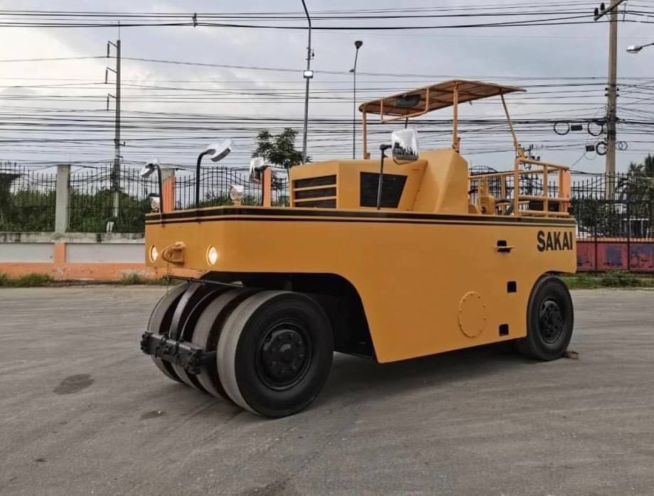 รถบด 9 ล้อยาง รุ่นพิมพ์นิยม 495,000 บาท  SAKAI