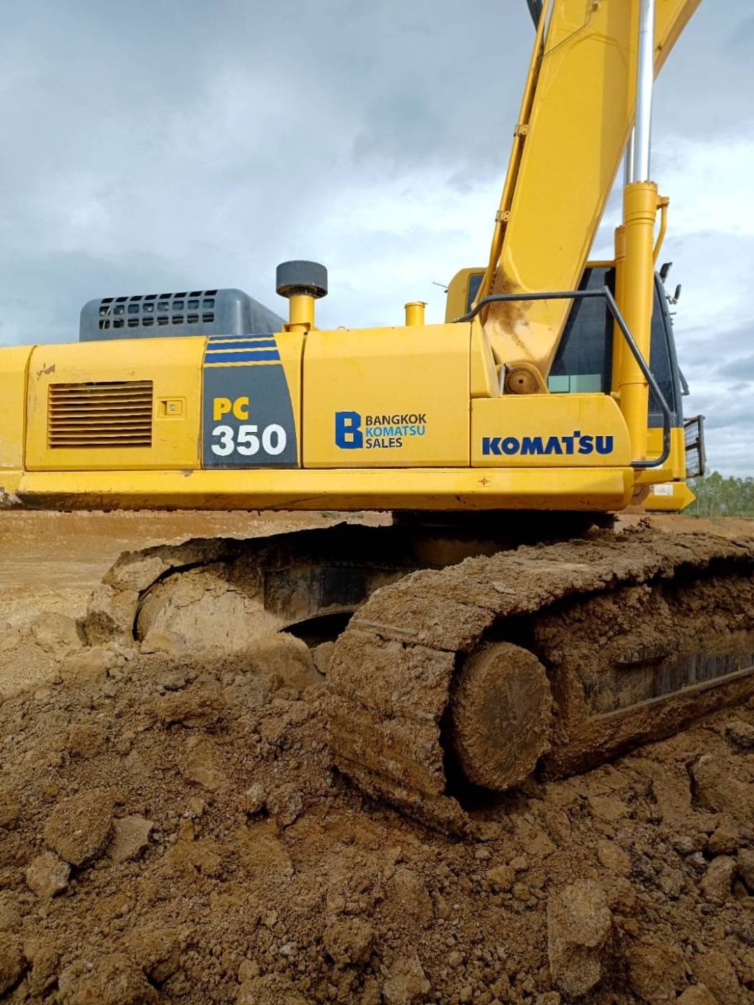 KOMATSU PC350-8 MO กล้องหลัง จอเหลือง ทำงาน 13,494 ชั่วโมง แท้ ๆ มือเดียวจาก ศูนย์ KOMATSU PC350-8 MO กล้องหลัง จอเหลือง ทำงาน 13,494 ชั่วโมง แท้ ๆ มือเดียวจาก ศูนย์