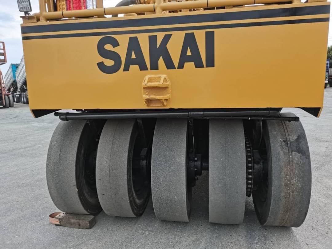 รถบด 9 ล้อยาง รุ่นพิมพ์นิยม 495,000 บาท  SAKAI
