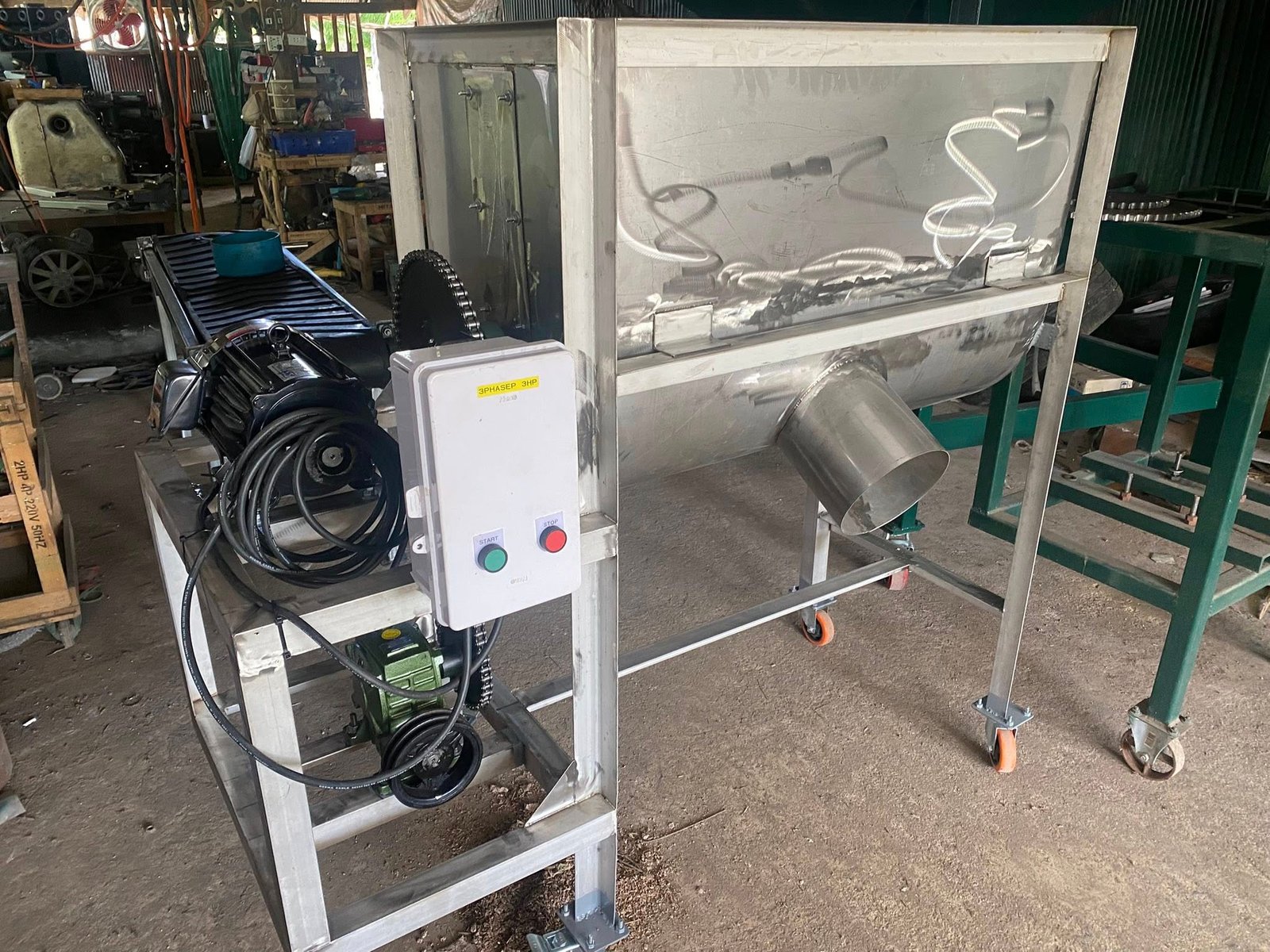 เครื่องผสมแนวนอน KT 100 SUS304 ใช้งานเกษตรผสมวัตถุดิบต่างๆ ดิน ปุ๋ย อาหารสัตว์