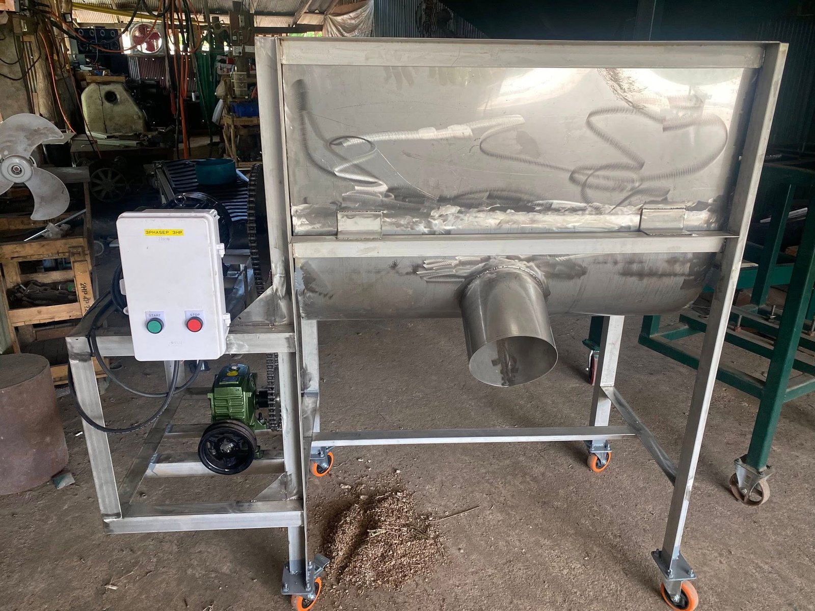 เครื่องผสมแนวนอน KT 100 SUS304 ใช้งานเกษตรผสมวัตถุดิบต่างๆ ดิน ปุ๋ย อาหารสัตว์