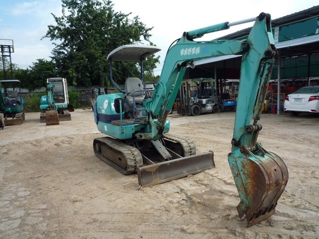รถขุด KOMATSU PC27R-8 ลดราคา สภาพพร้อมใช้งาน
