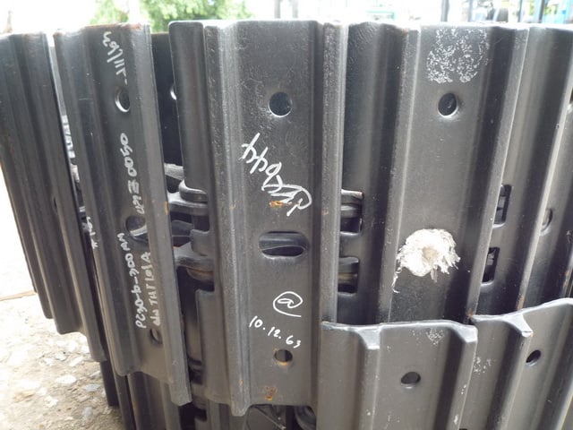 โซ่แทรค TRB PC30-6-300MM โซ่แทรค TRB PC30-6-300MM