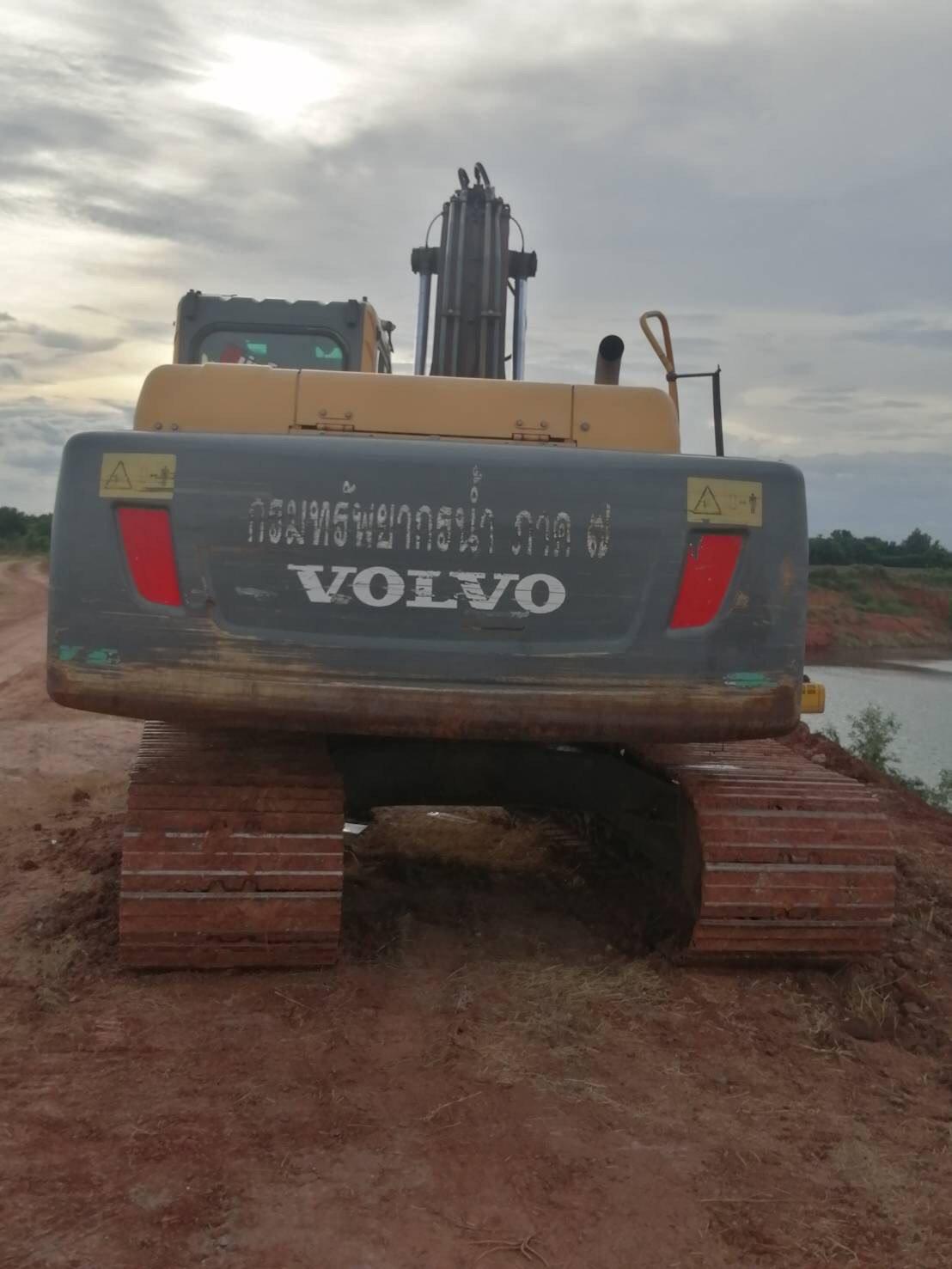 แบคโฮ VOLVO EC210B พร้อมใช้งาน