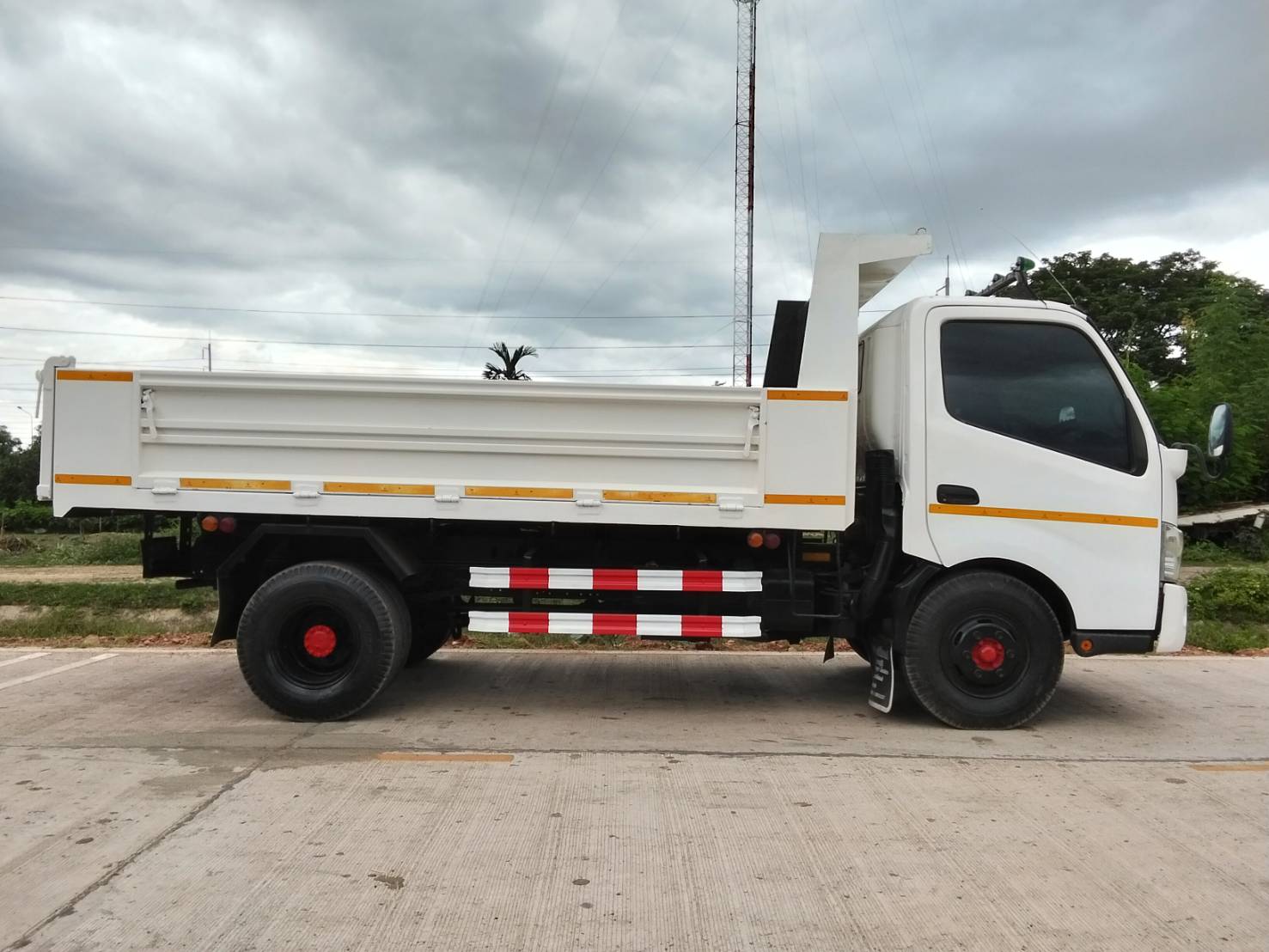 Hino 6 ล้อดูโท้150แรง(ดั้มสามมิต)ยูโ3 ปี58 #1 Hino 6 ล้อดูโท้150แรง(ดั้มสามมิต)ยูโ3 ปี58 #1