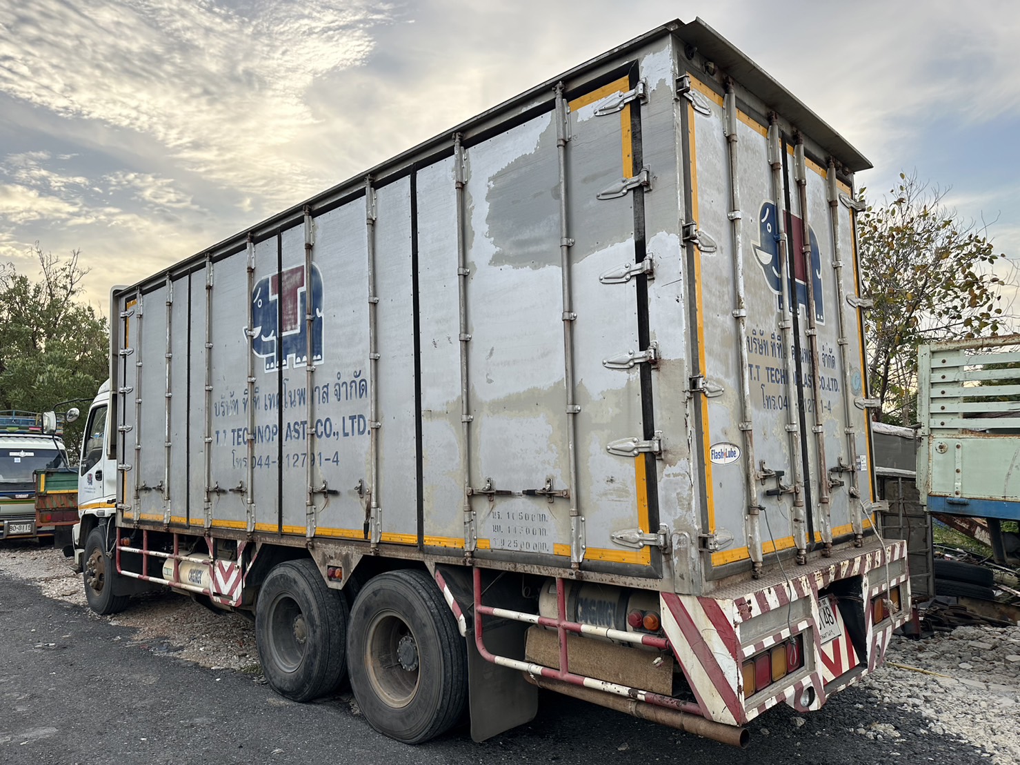 FVM200 CNG10บาน ปี51