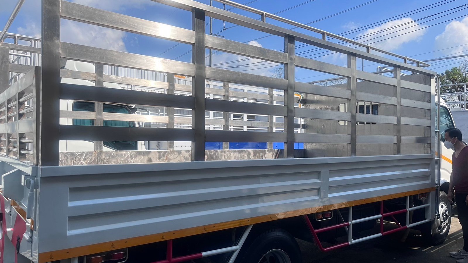 Hino XZU150แรง ปี57 กระบะเหล็กคอกสูง ยาว4.5เมตร รถสวยพร้อมใช้ เจ้าของขายเอง