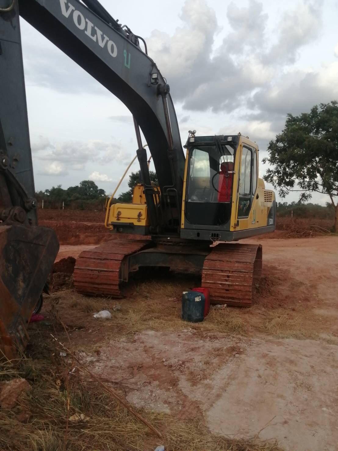 แบคโฮ VOLVO EC210B พร้อมใช้งาน