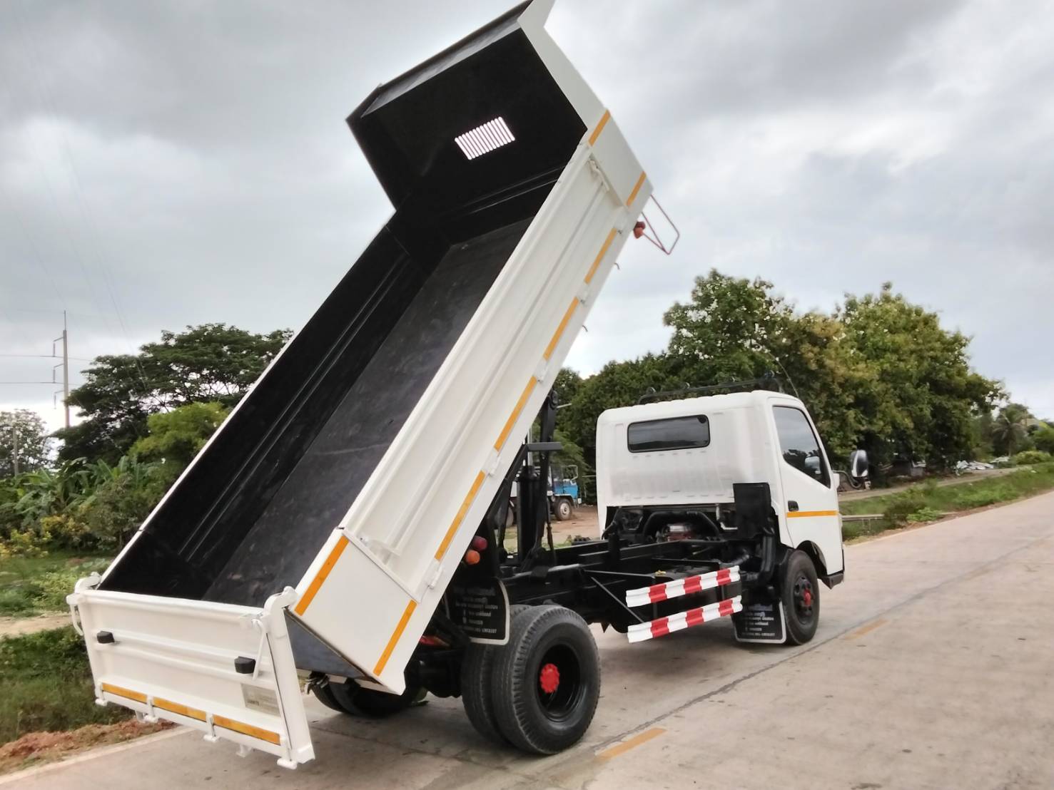 Hino 6 ล้อดูโท้150แรง(ดั้มสามมิต)ยูโ3 ปี58 #1 Hino 6 ล้อดูโท้150แรง(ดั้มสามมิต)ยูโ3 ปี58 #1