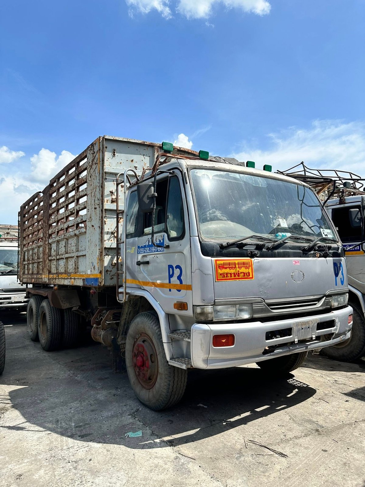 Nissan UD 260 ปี 2548 สองเพลา พ่วงแม่ลูก พร้อมใช้งาน ตามสะภาพ Nissan UD 260 ปี 2548 สองเพลา พ่วงแม่ลูก พร้อมใช้งาน ตามสะภาพ