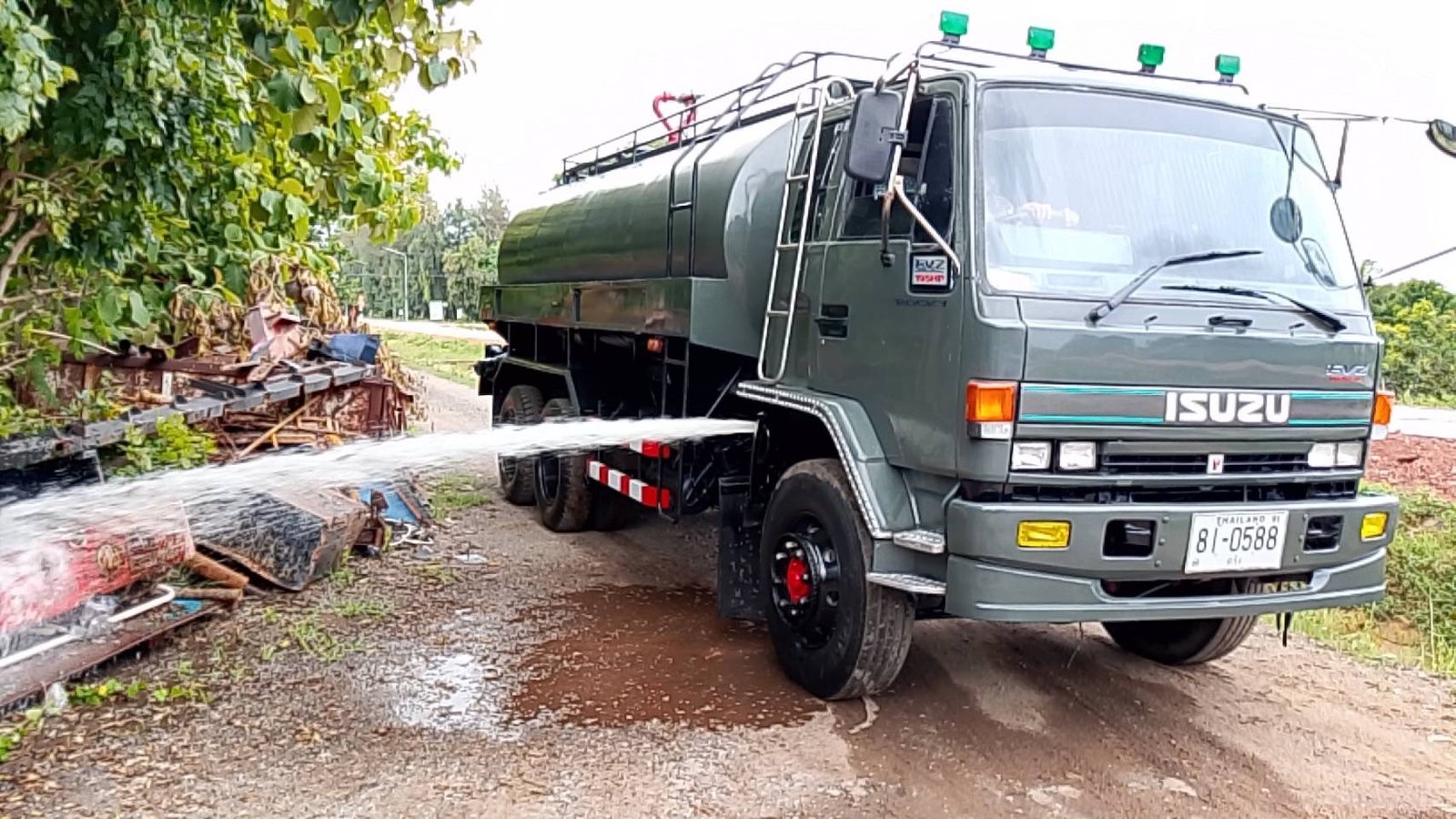 รถน้ำ Isuzu 10ล้อ 2เพลา 230เเรง #QW
