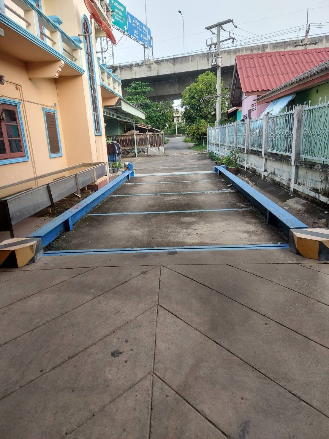 ขายครับ #ตาชั่ง50ตัน ขนาด 3×8 เมตร สภาพสวยพร้อมใช้งานรื้อให้เอารถมาใส่ อยู่หลังธรรมศาสตร์รังสิต 120,