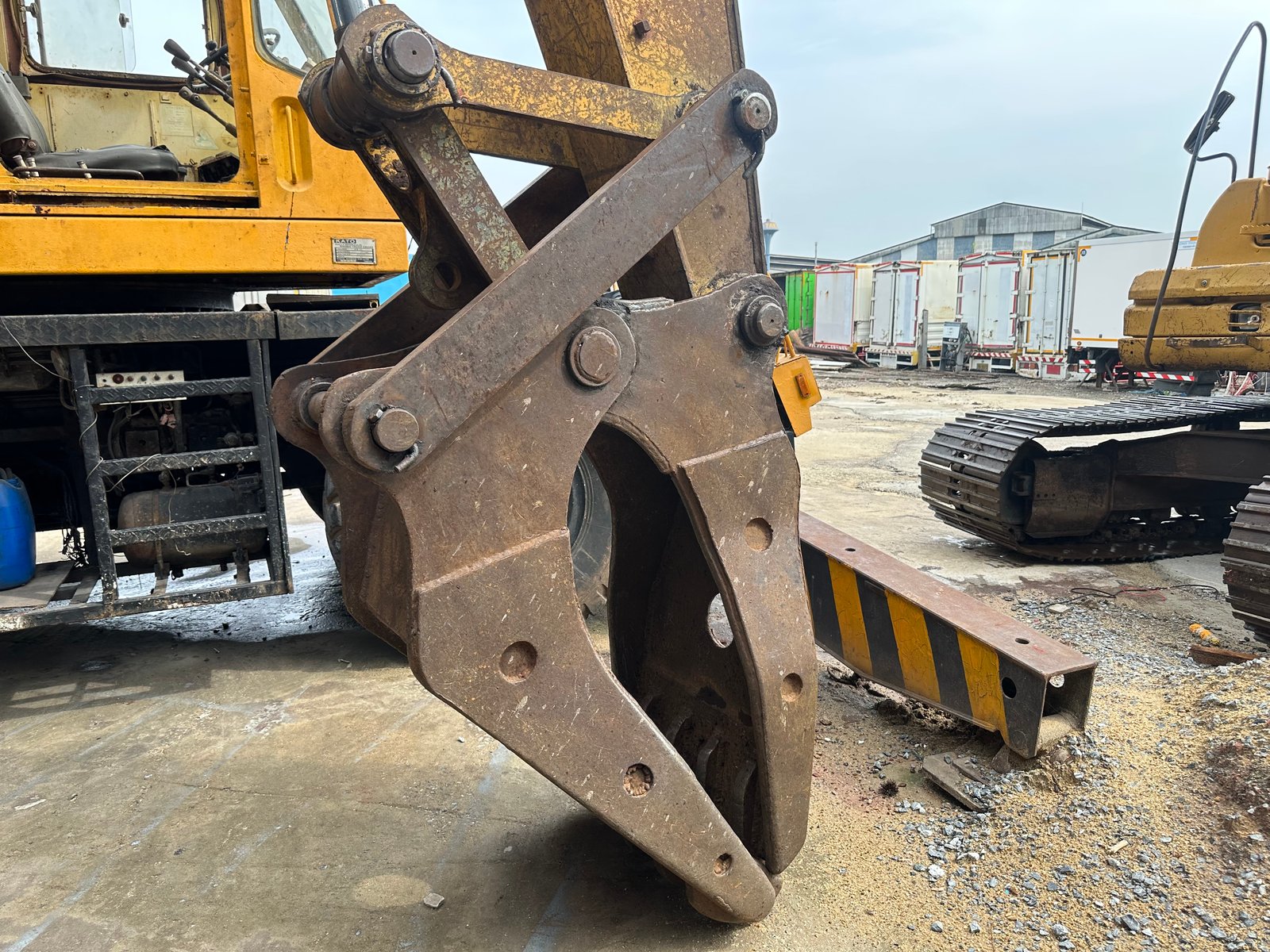 รถแบคโฮหัวคีบ CAT 320D พร้อมใช้งาน เตยรถบรรทุก