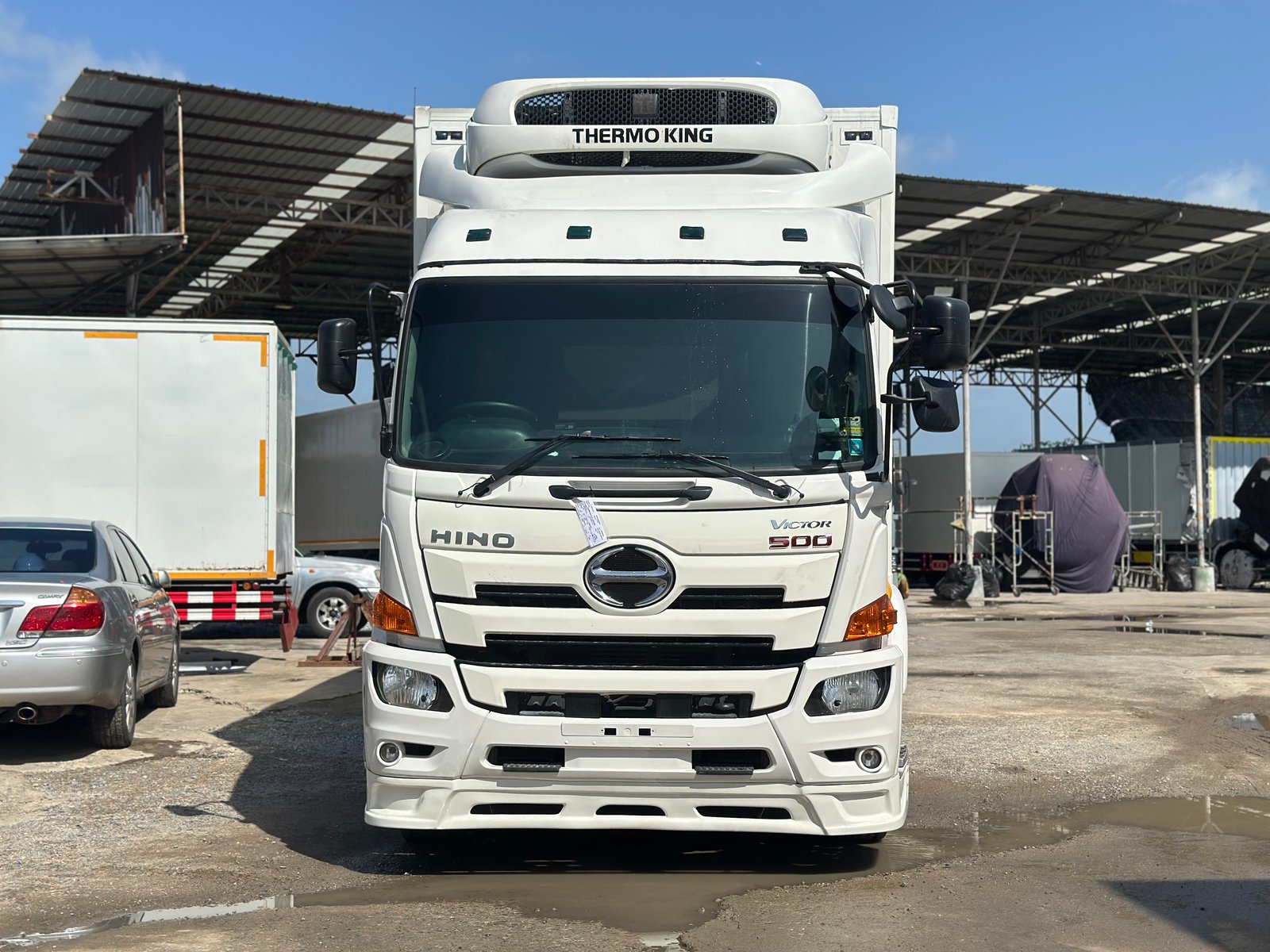 10ล้อตู้เย็น HINO VICTOR 260แรง พร้อมลิฟท์ท้าย ปี60