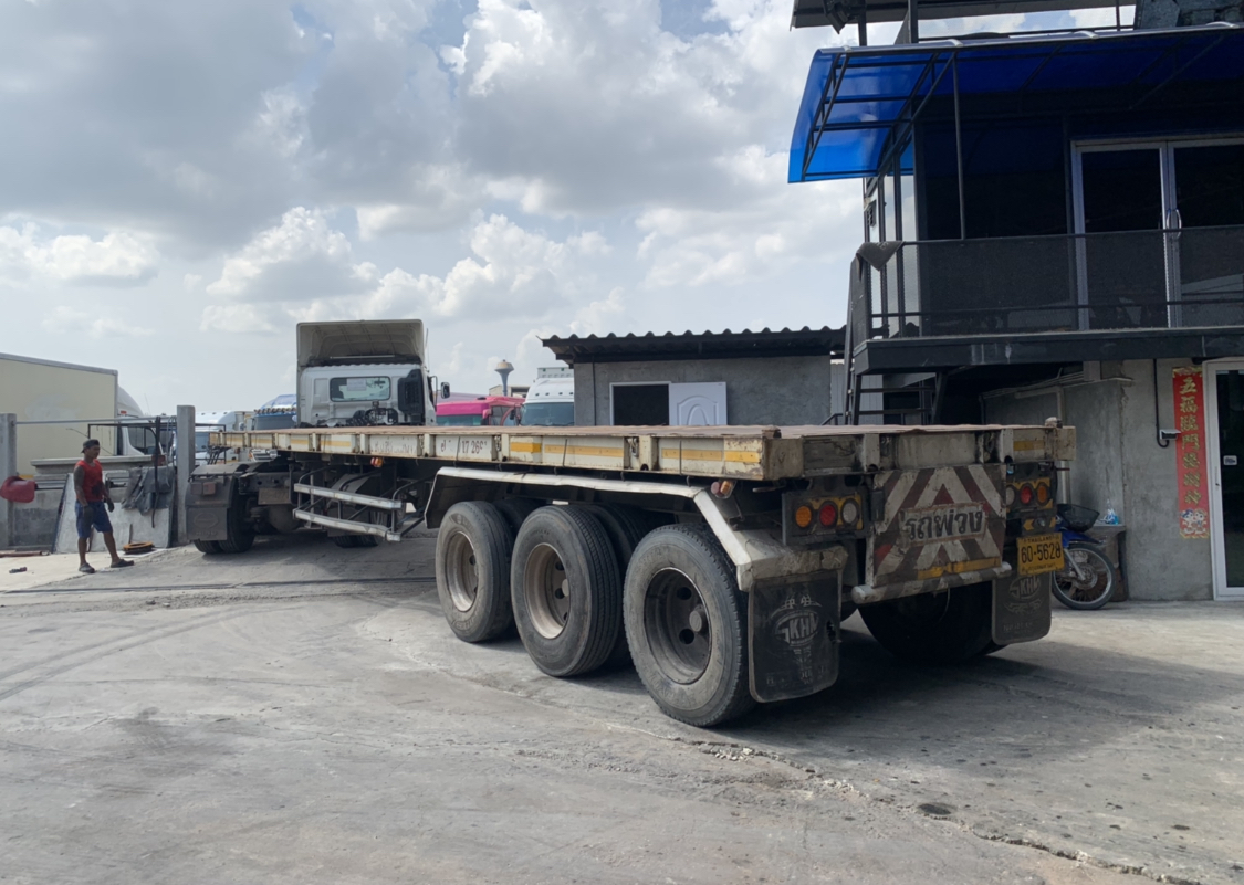 หางพื้นเรียบ3เพลา สามิตร 
ปี55 ยาว 12.5 เมตร
พร้อมทวีตล็อก 8 ตัว หางพื้นเรียบ3เพลา สามิตร 
ปี55 ยาว 12.5 เมตร
พร้อมทวีตล็อก 8 ตัว