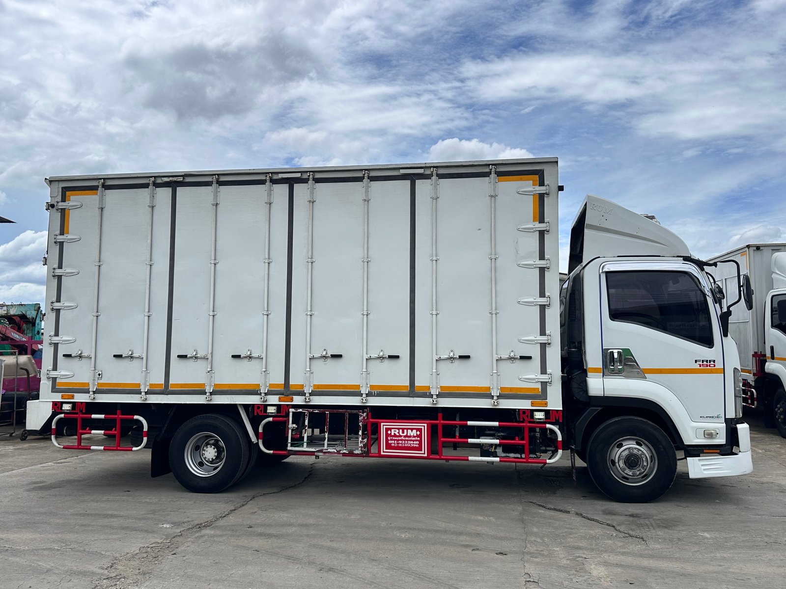 6ล้อISUZU FRR190แรง ปี64ตู้10บานพร้อมใช้งาน 6ล้อISUZU FRR190แรง ปี64ตู้10บานพร้อมใช้งาน