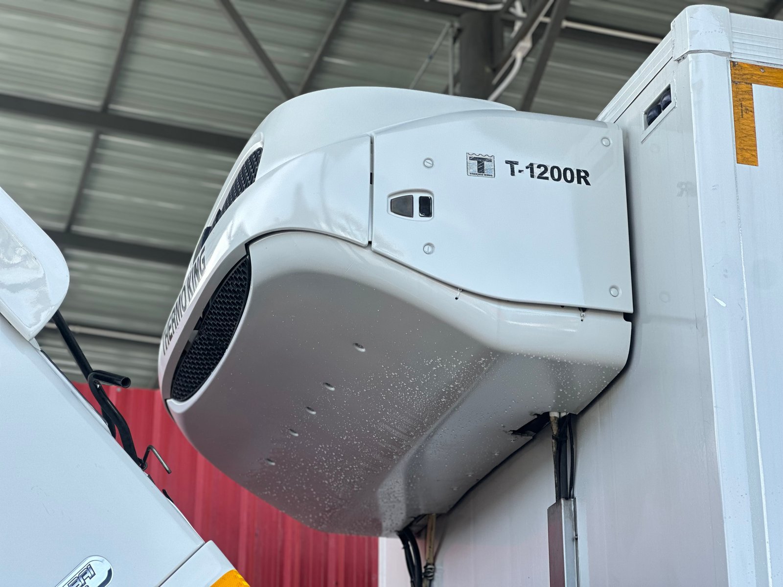 10ล้อตู้เย็น HINO VICTOR 260แรง พร้อมลิฟท์ท้าย ปี60