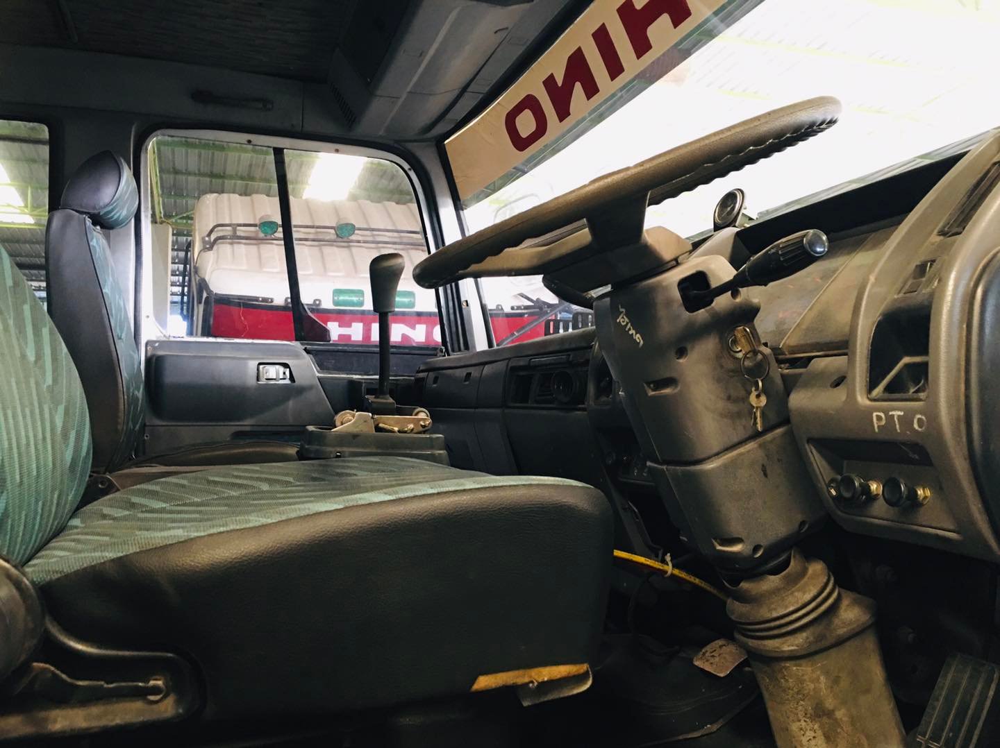 ขายรถดั้ม2เพลา HINO FM3M 240แรง ราคา690,000 ขายรถดั้ม2เพลา HINO FM3M 240แรง ราคา690,000