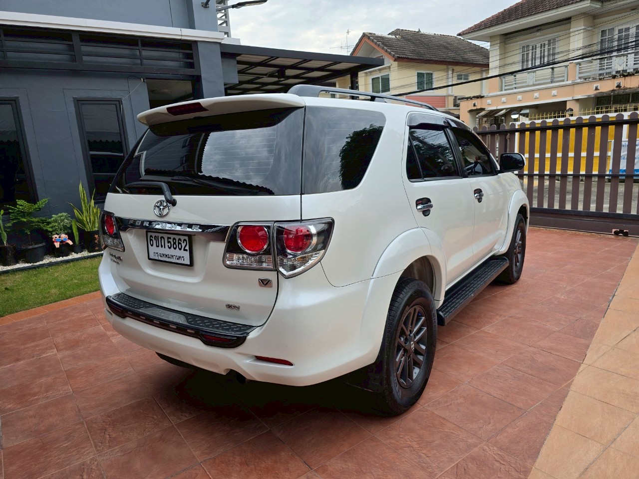 TOYOTA FORTUNER 3.0V AUTO ปี 2015 TOYOTA FORTUNER 3.0V AUTO ปี 2015