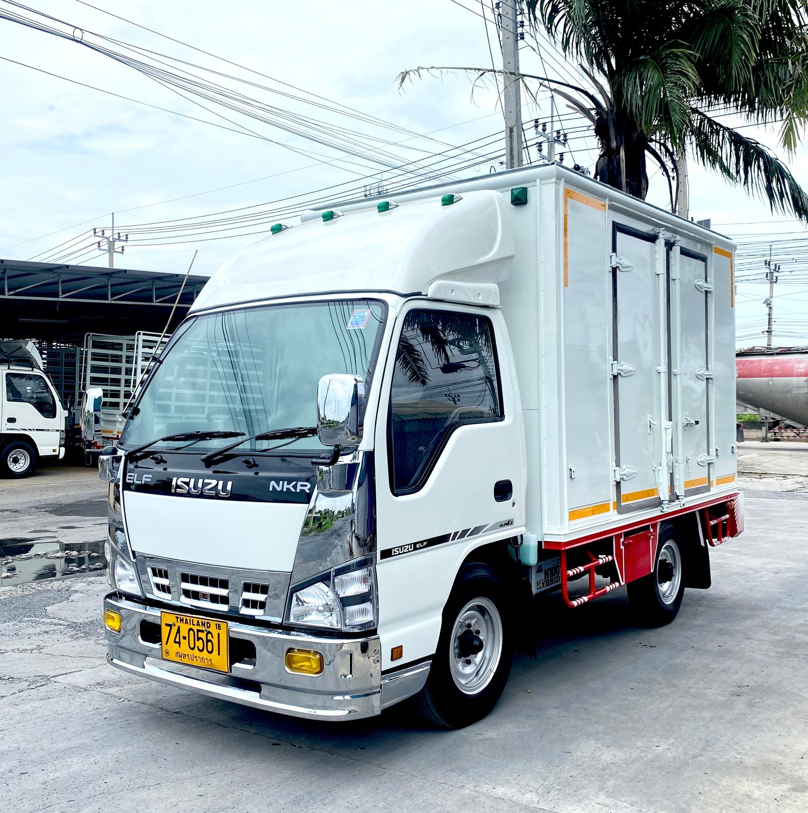 รถ ISUZU NKR 100 แรง เทอร์โบ รถห้างแท้ (4 ล้อไม่ติดเวลา) แหนบหน้า เพลาลอย ตู้แห้ง 6 บาน