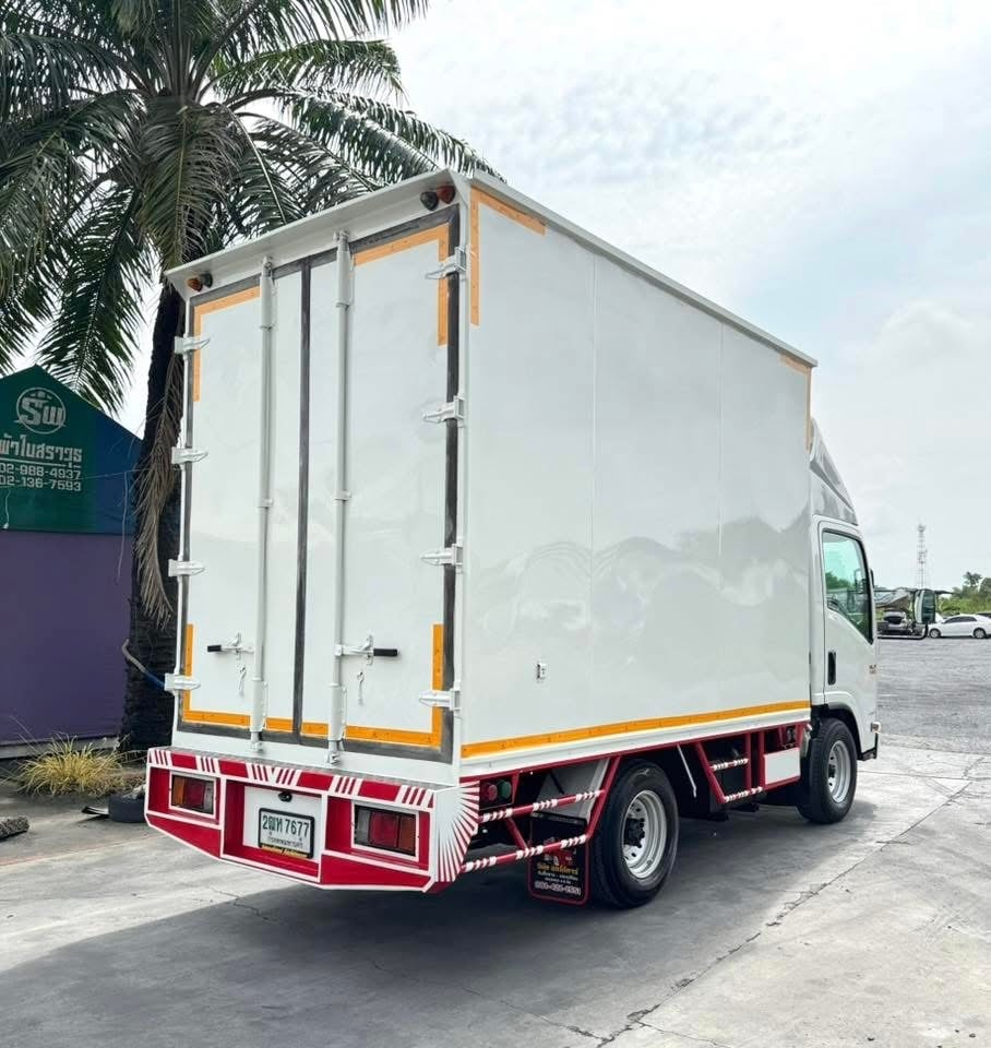 รถ ISUZU NLR 130 แรง ปี 2563  (รถห้างแท้ ) (4 ล้อไม่ติดเวลา) รุ่นใหม่  ไมล์น้อย รถสวย มือเดียว #ตู้แห้ง #ยาว3.30 ม. กว้าง 1.80 ม.