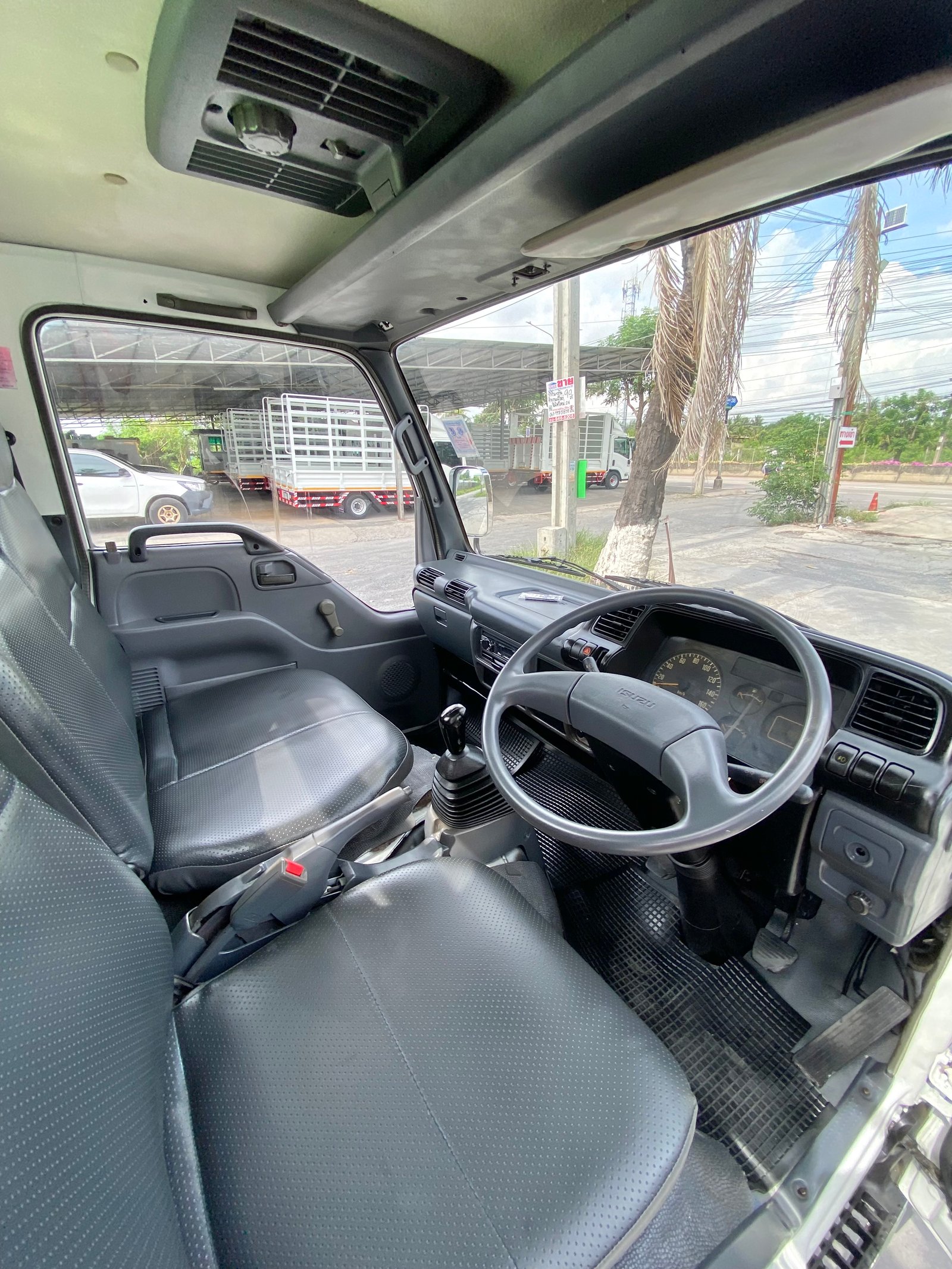 รถ ISUZU NKR 100 แรง เทอร์โบ รถห้างแท้ (4 ล้อไม่ติดเวลา) แหนบหน้า เพลาลอย สวยมากพร้อมใช้งาน