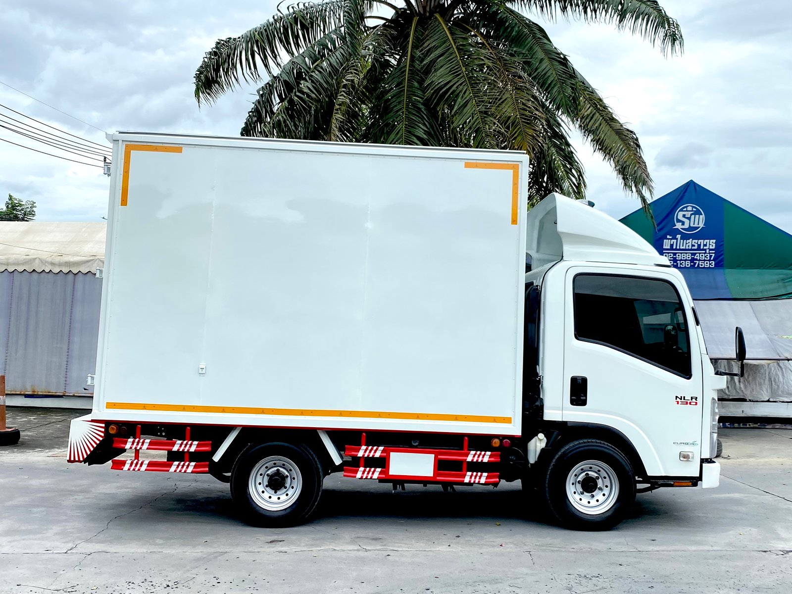 รถ ISUZU NLR 130 แรง ปี 2565 (รถห้างแท้ ) #35,783 มือเดียว สวยมาก #ตู้แห้ง #ยาว3.25 ม. #กว้าง1.90ม.