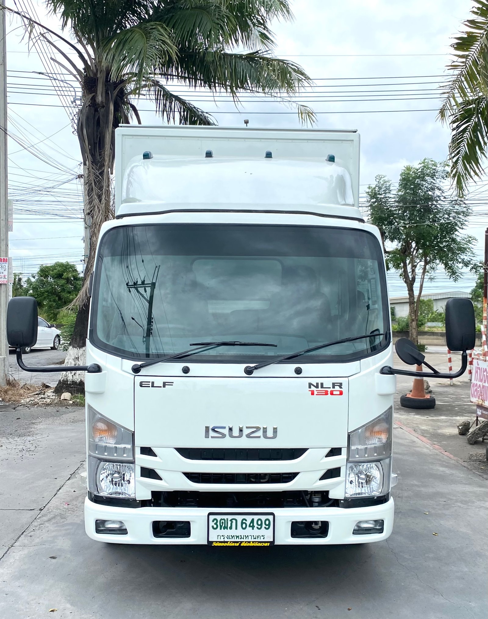 รถ ISUZU NLR 130 แรง ปี 2565 (รถห้างแท้ ) #35,783 มือเดียว สวยมาก #ตู้แห้ง #ยาว3.25 ม. #กว้าง1.90ม.