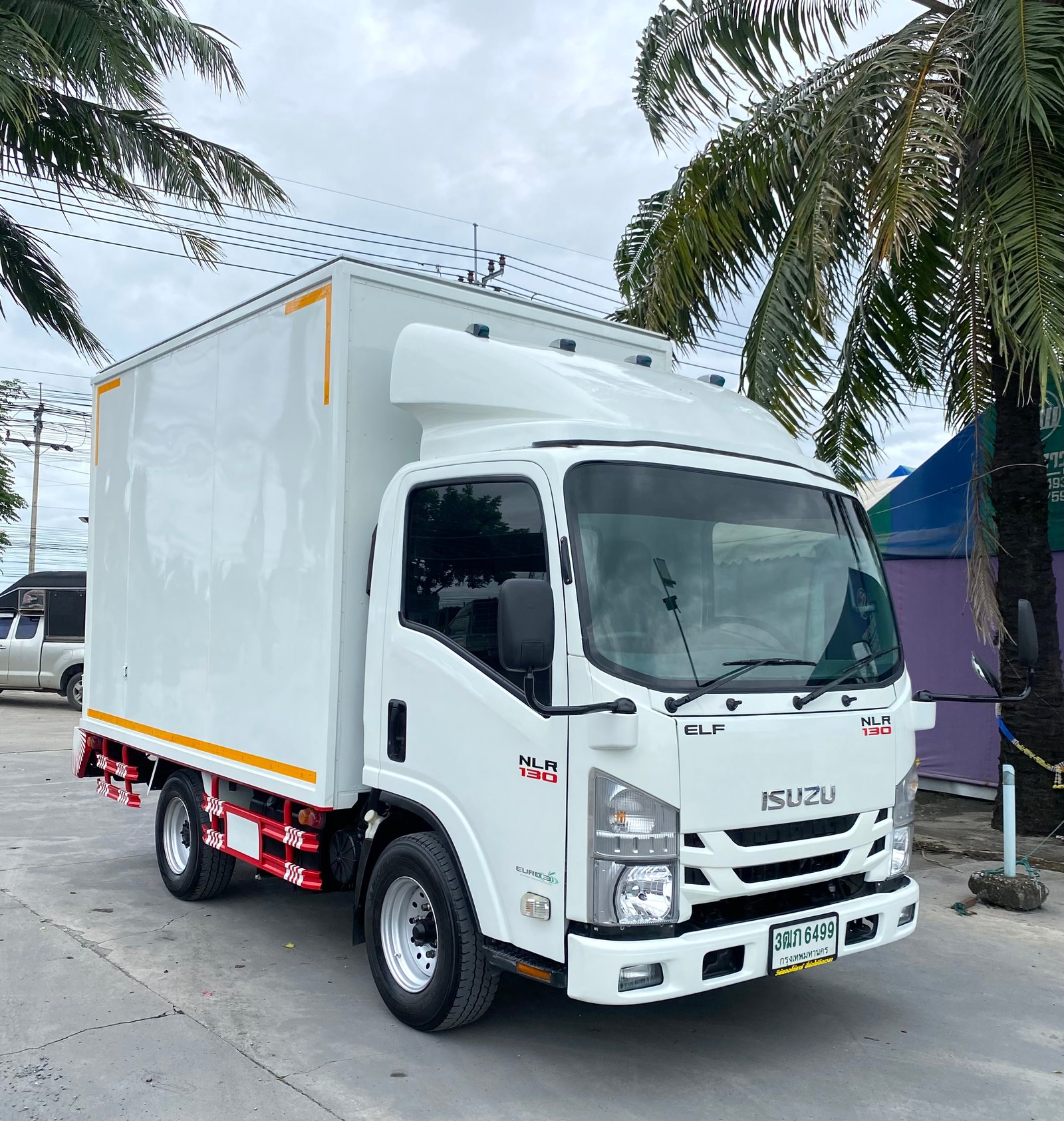 รถ ISUZU NLR 130 แรง ปี 2565 (รถห้างแท้ ) #35,783 มือเดียว สวยมาก #ตู้แห้ง #ยาว3.25 ม. #กว้าง1.90ม.