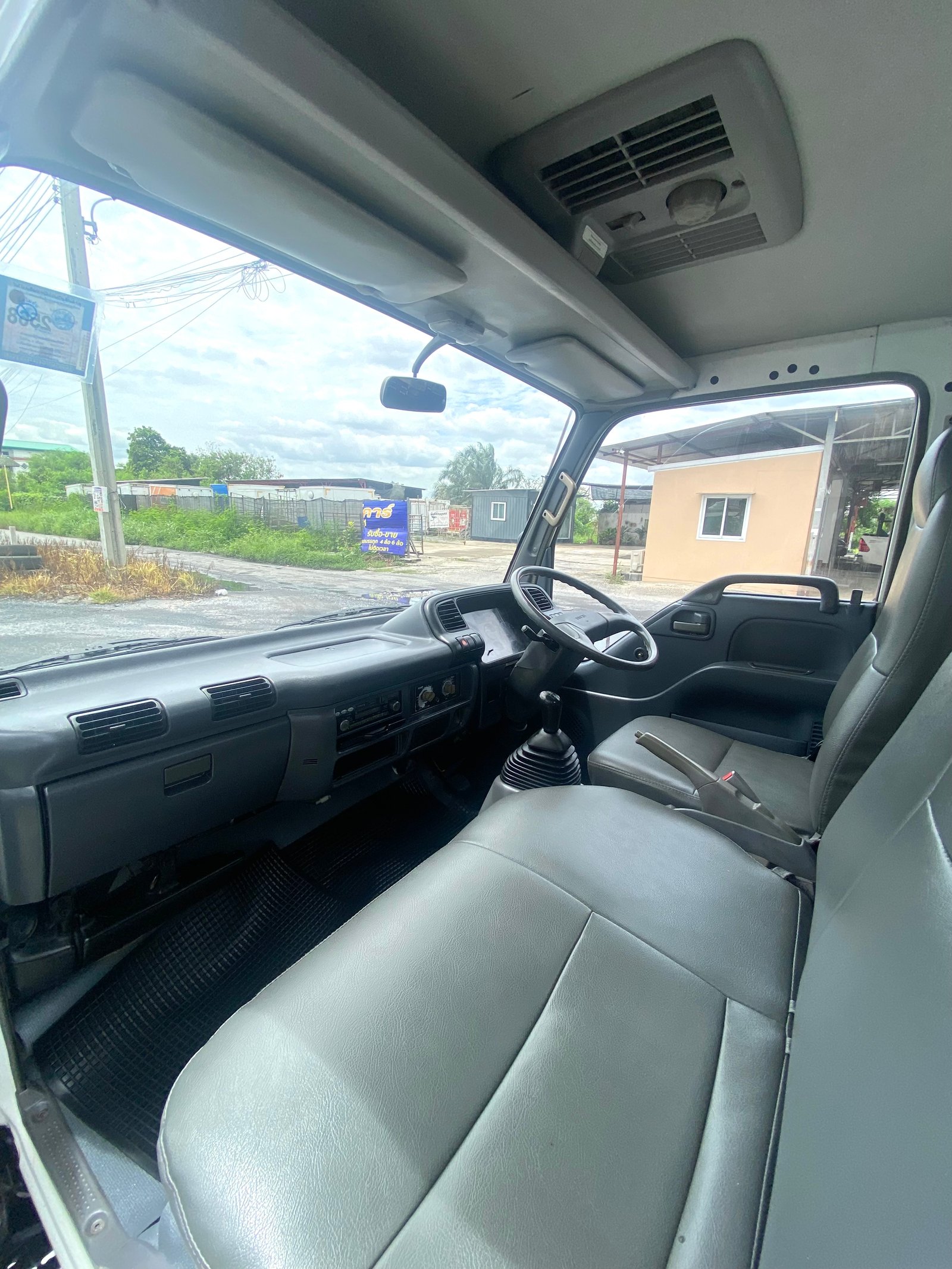 รถ ISUZU NKR 100 แรง เทอร์โบ รถห้างแท้ (4 ล้อไม่ติดเวลา) ปี 2550 แหนบหน้า เพลาลอย พวงมาลัยพาวเวอร์
