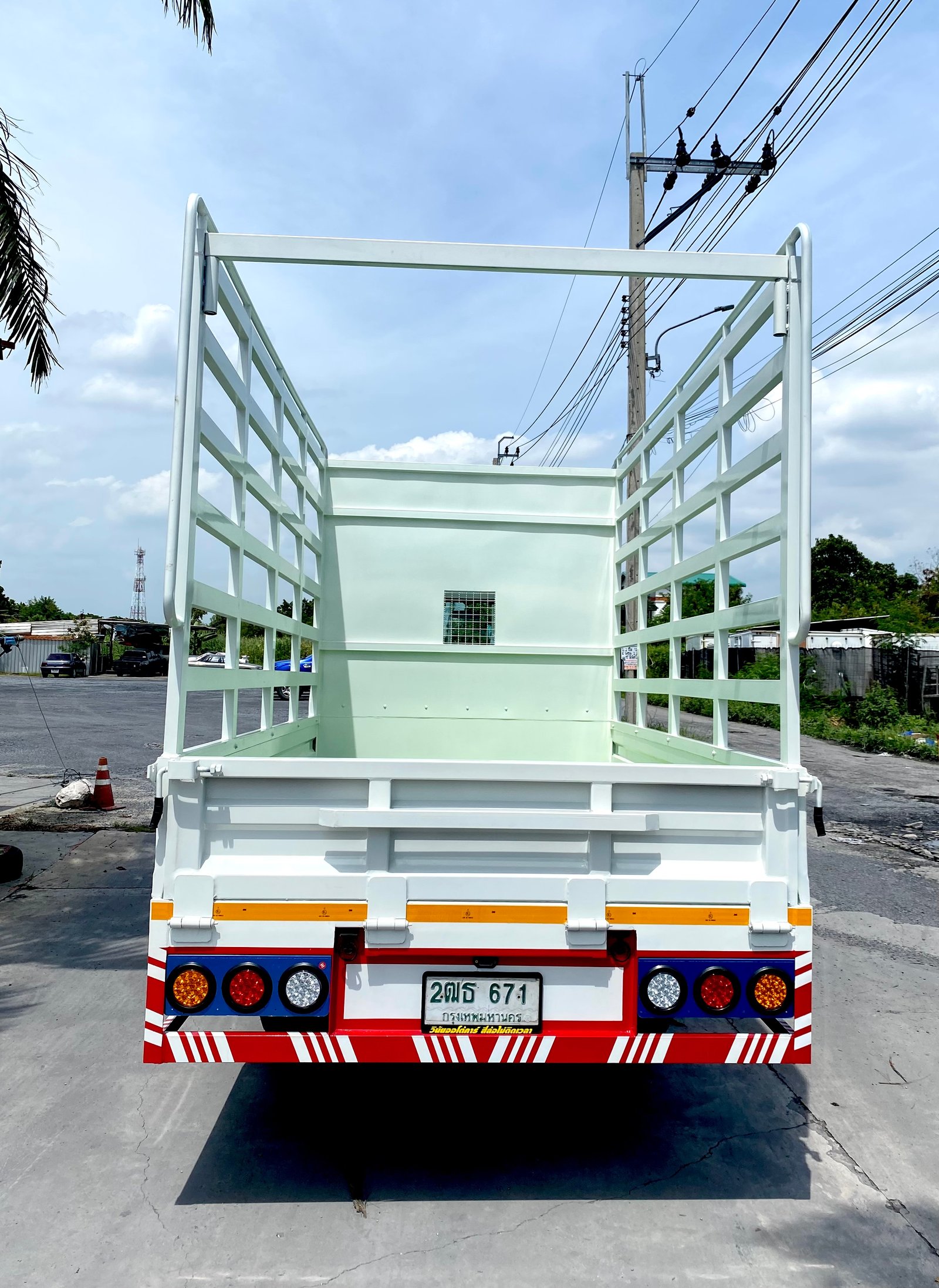 รถ ISUZU NLR 130 แรง ปี 2561 (รถห้างแท้ ) (4 ล้อไม่ติดเวลา) #รุ่นใหม่ #ไมล์ 90,311 รถสวย มือเดียว
