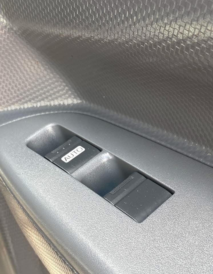 รถ ISUZU NLR 130 แรง ปี 2563  (รถห้างแท้ ) (4 ล้อไม่ติดเวลา) รุ่นใหม่  ไมล์น้อย รถสวย มือเดียว #ตู้แห้ง #ยาว3.30 ม. กว้าง 1.80 ม.