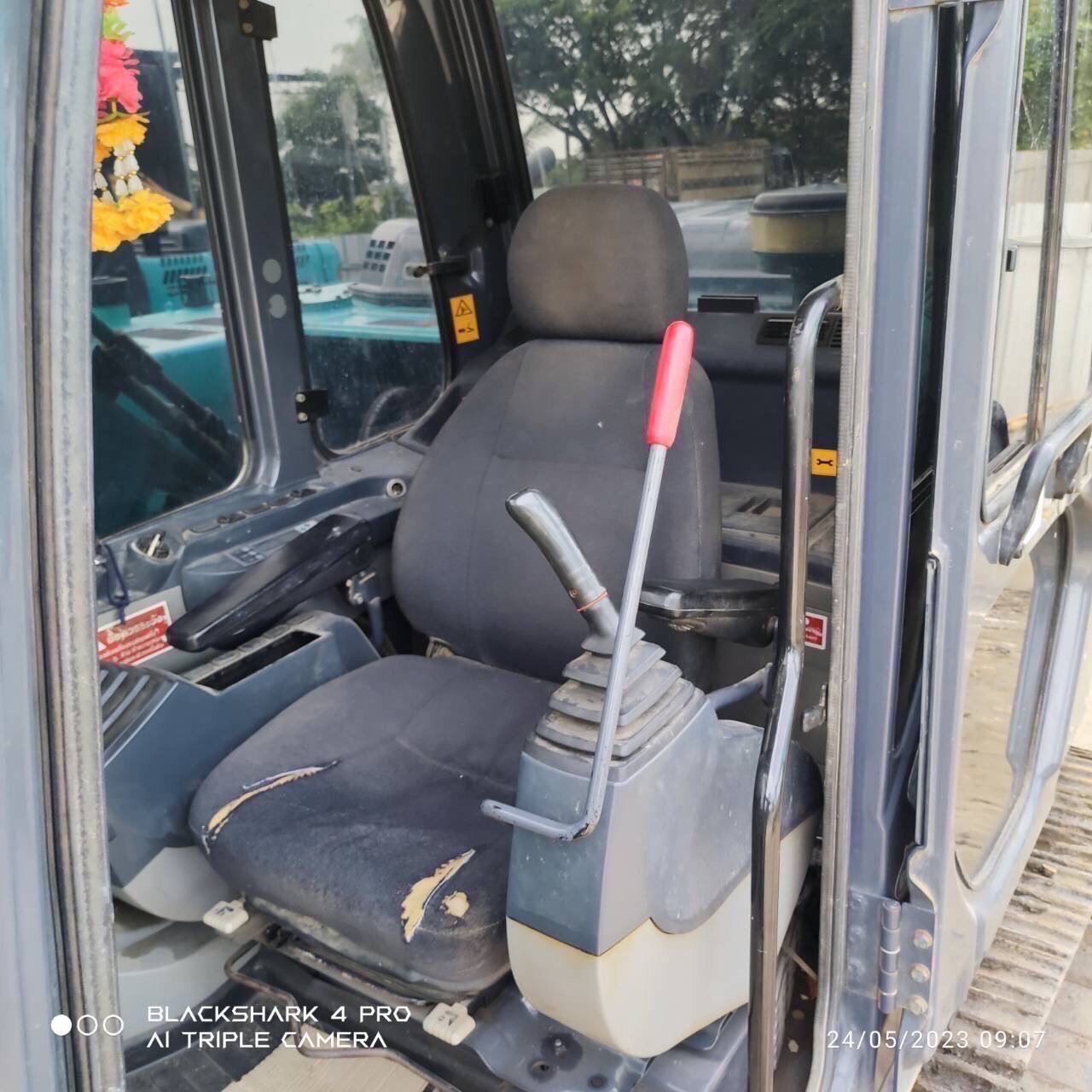 ขายด่วน SK200
KOBELCO YN12SUPERX ขายด่วน SK200
KOBELCO YN12SUPERX