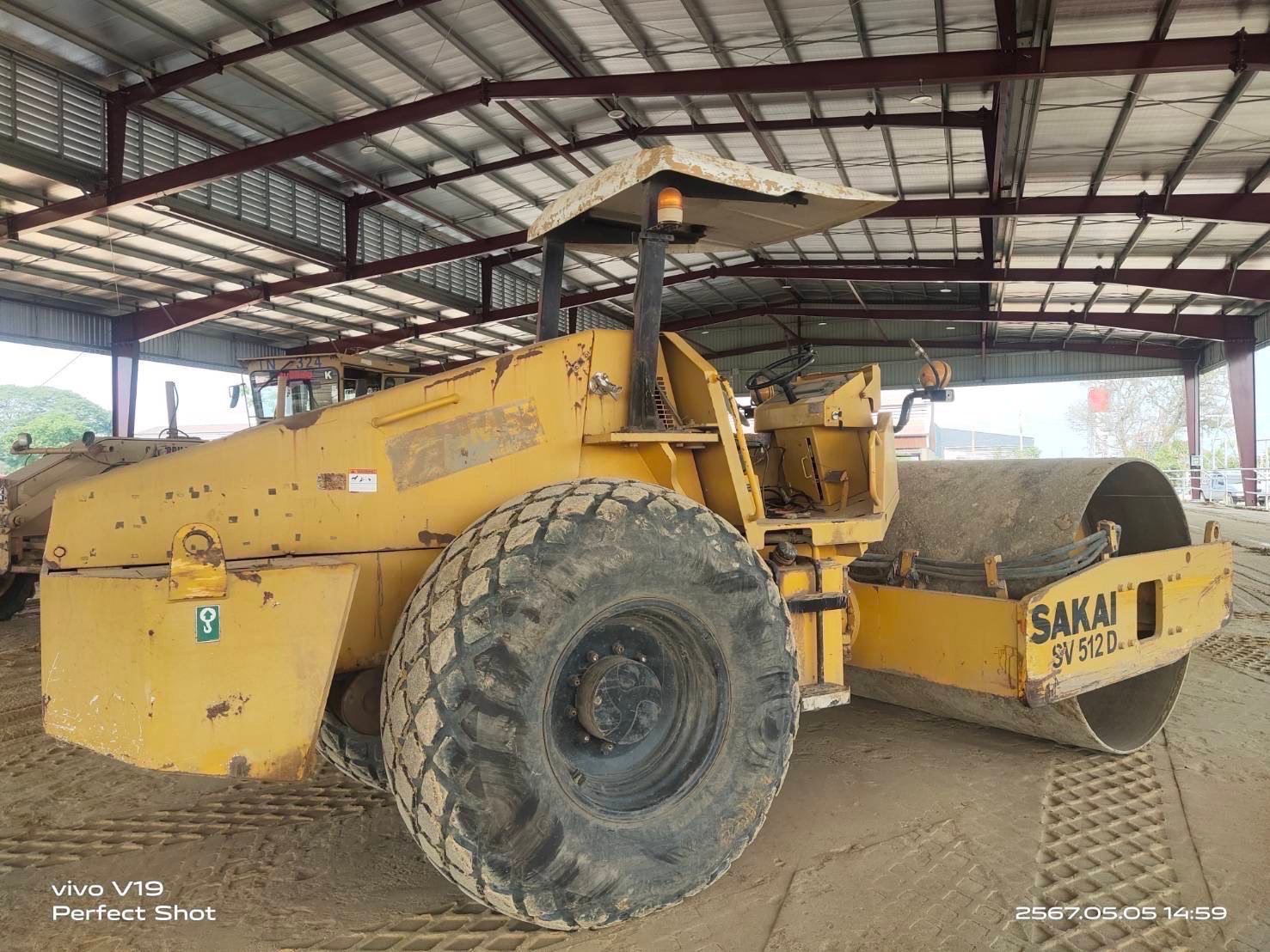 รถบดล้อเรียบ SV512 D สองเพลา สองเปือก