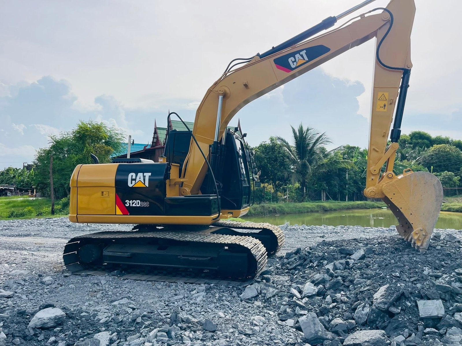 CAT312D2GC ( รับปะกันสินค้า ) ไฟ้าครบ CAT312D2GC ( รับปะกันสินค้า ) ไฟ้าครบ