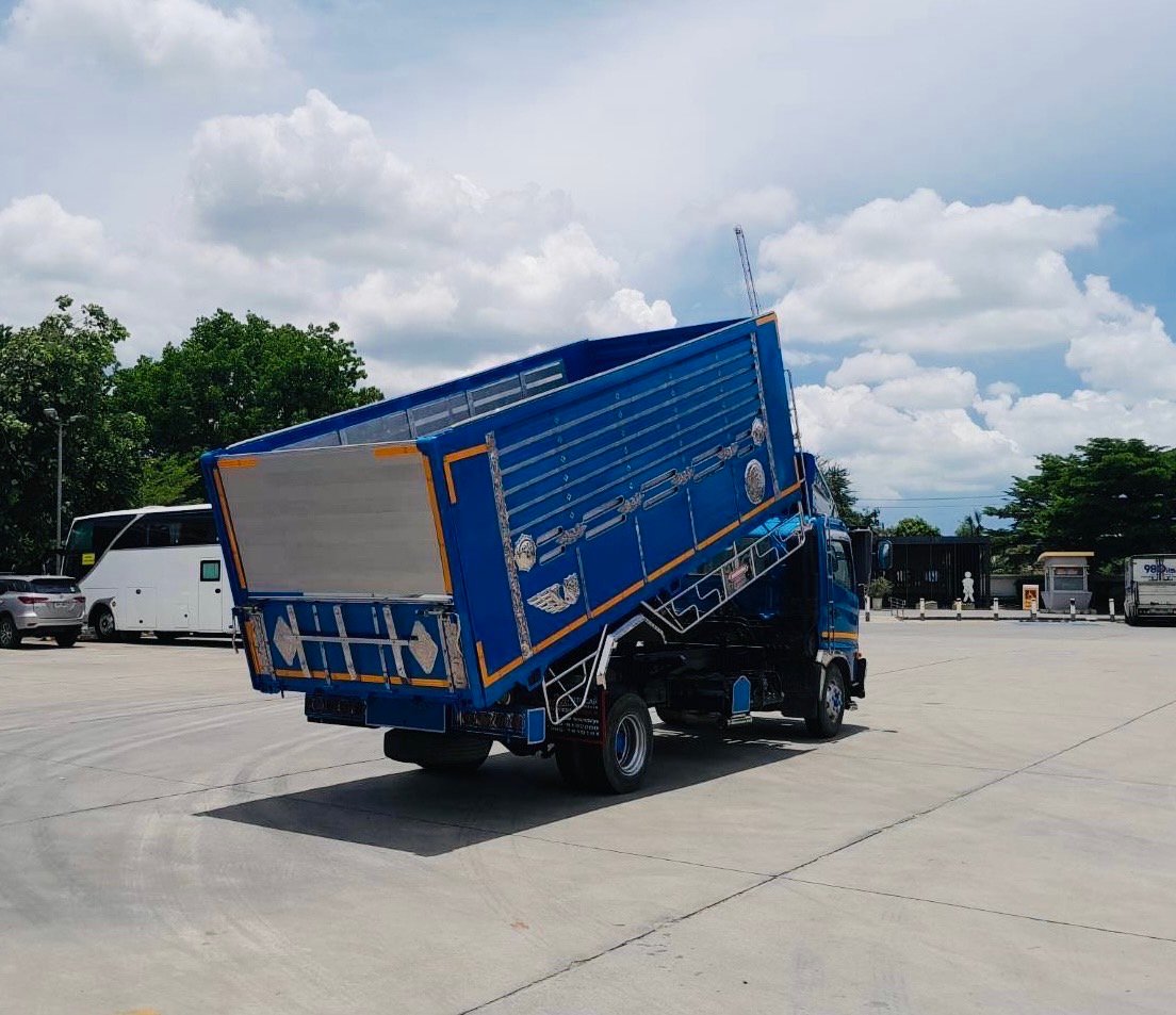 NEW FC9J 210 เเรง ดั้มพ์ปีเนี่ยยมเกษตรพื้นสแตนเหล็ด NEW FC9J 210 เเรง ดั้มพ์ปีเนี่ยยมเกษตรพื้นสแตนเหล็ด