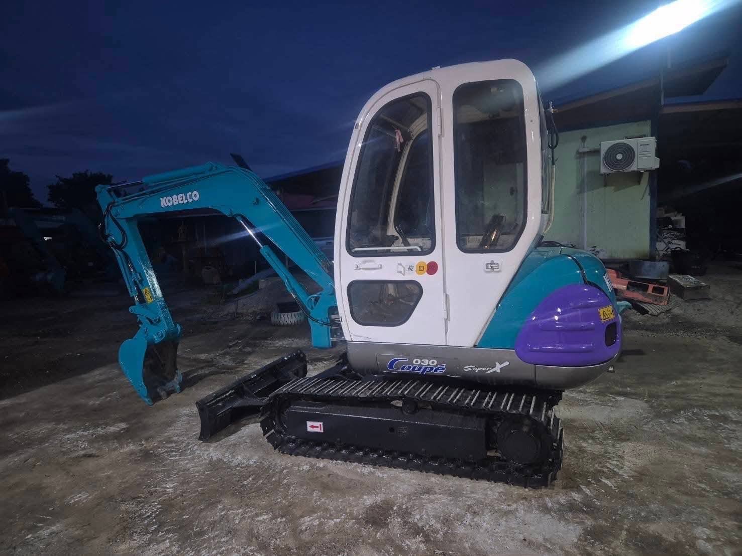 KOBELCO SK030 คอลโทรลน้ำมัน ปั้มนิ้ว