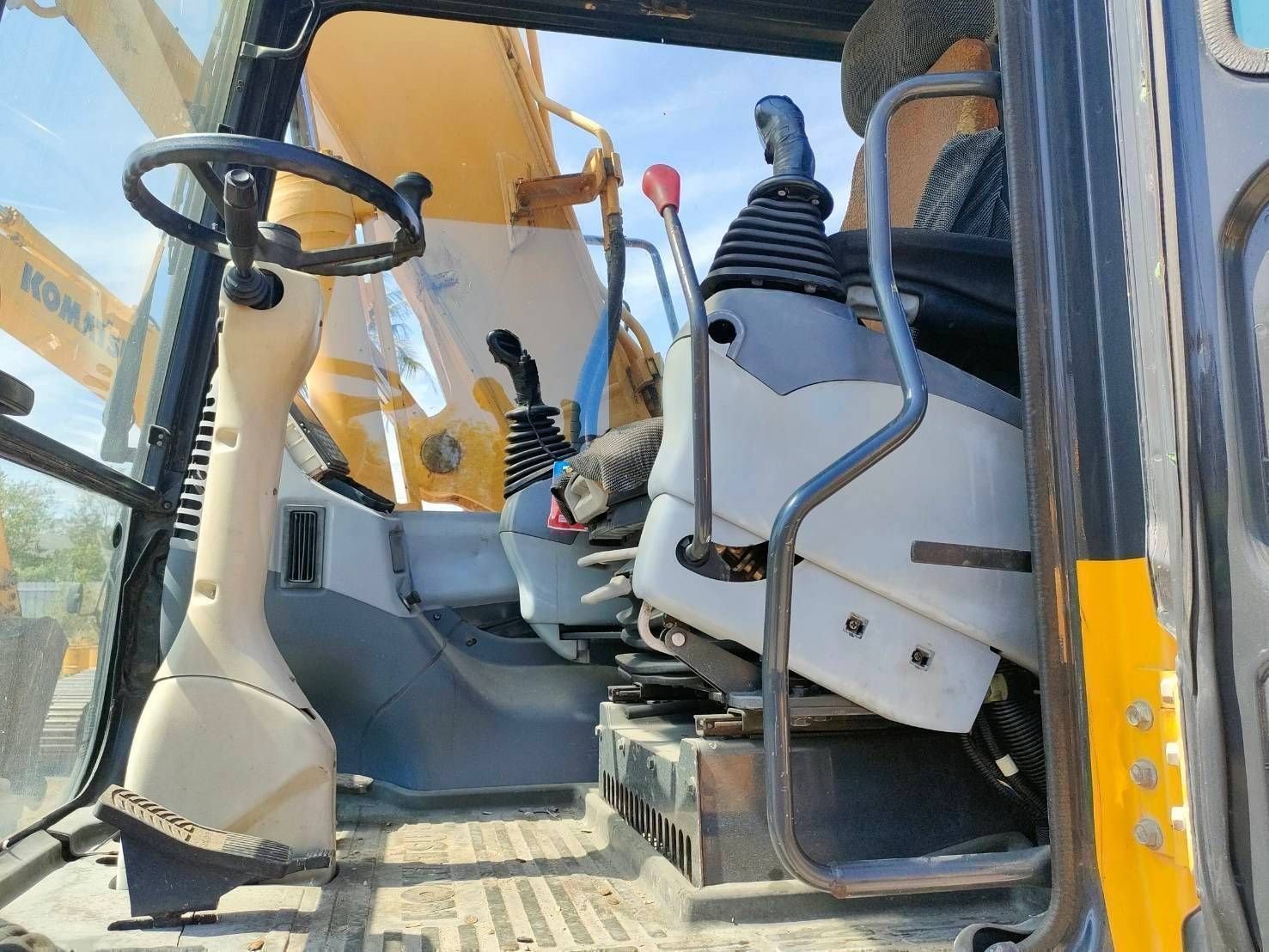 แบคโฮล้อยาง
PW130-7 นำเข้า แบคโฮล้อยาง
PW130-7 นำเข้า