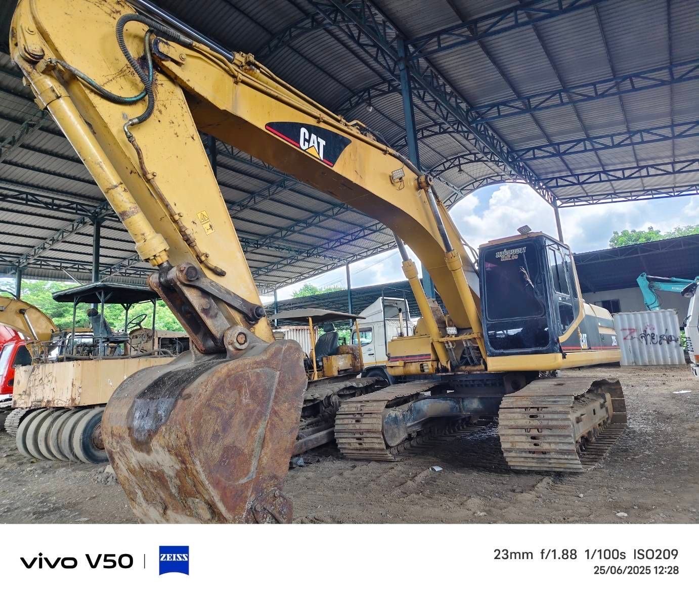 CAT325 ไฟฟ้าครบ เช็กระบบ แก้รั่วไหล เปลี่ยนถ่ายของ CAT325 ไฟฟ้าครบ เช็กระบบ แก้รั่วไหล เปลี่ยนถ่ายของ