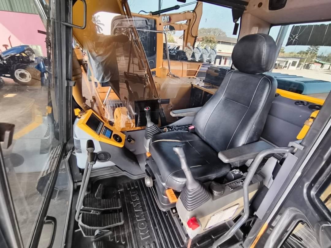 แบคโฮ
Komatsu PC130-8 ไมล์ ชม. 9000 แบคโฮ
Komatsu PC130-8 ไมล์ ชม. 9000