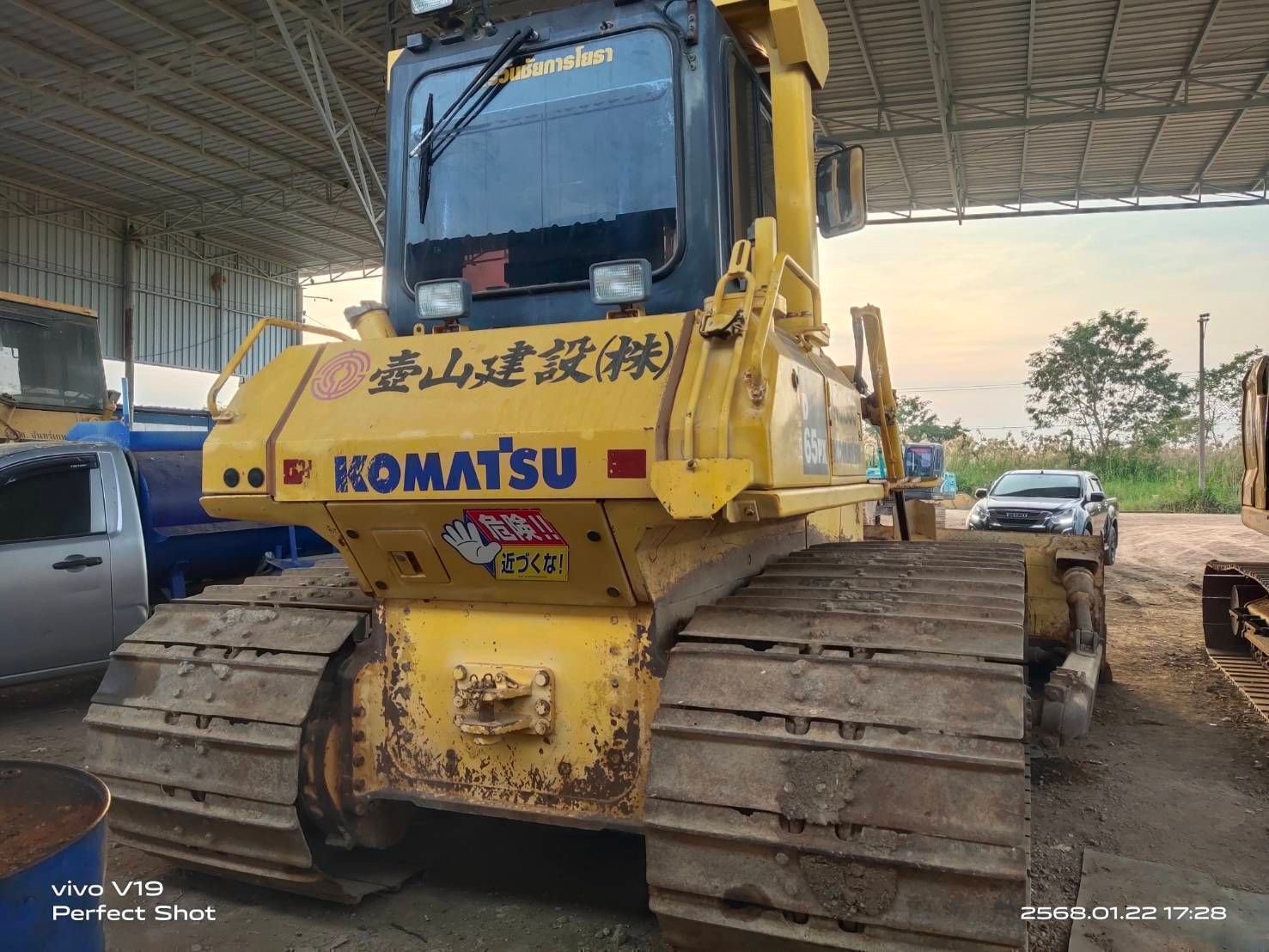 แทรกเตอร์ KOMATSU D65 เบออินเตอร์ ตัวท๊อป เก่านอก รถ 2 ปีก่วา แทรกเตอร์ KOMATSU D65 เบออินเตอร์ ตัวท๊อป เก่านอก รถ 2 ปีก่วา