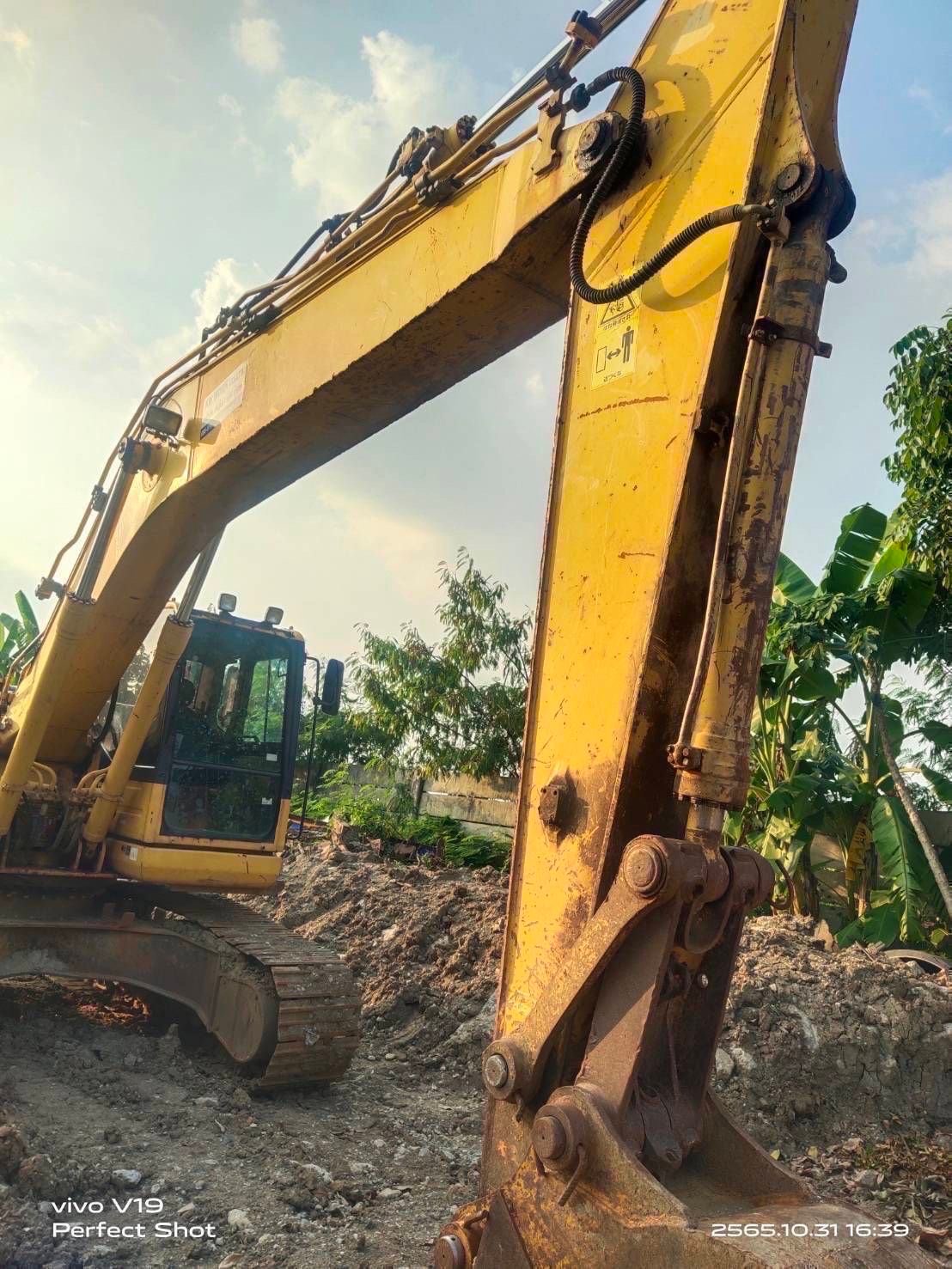 KOMATSU PC200--8-AC (รถนำเข้า)