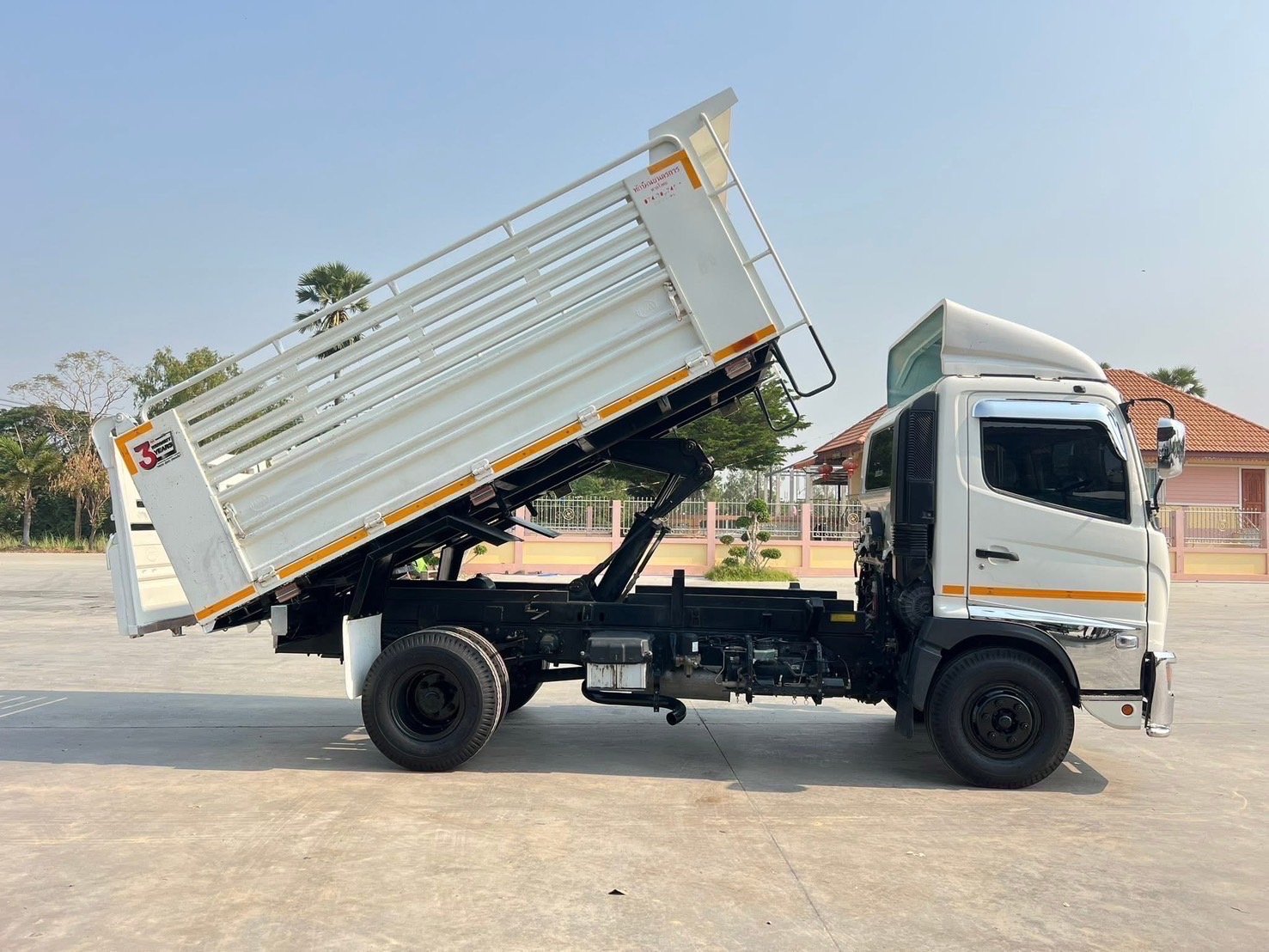 ไมล์ 77,869 กิโล❗️ HINO 175 ดั้มพ์ 3 คิว ยาว 4.00 เมตร ไมล์ 77,869 กิโล❗️ HINO 175 ดั้มพ์ 3 คิว ยาว 4.00 เมตร